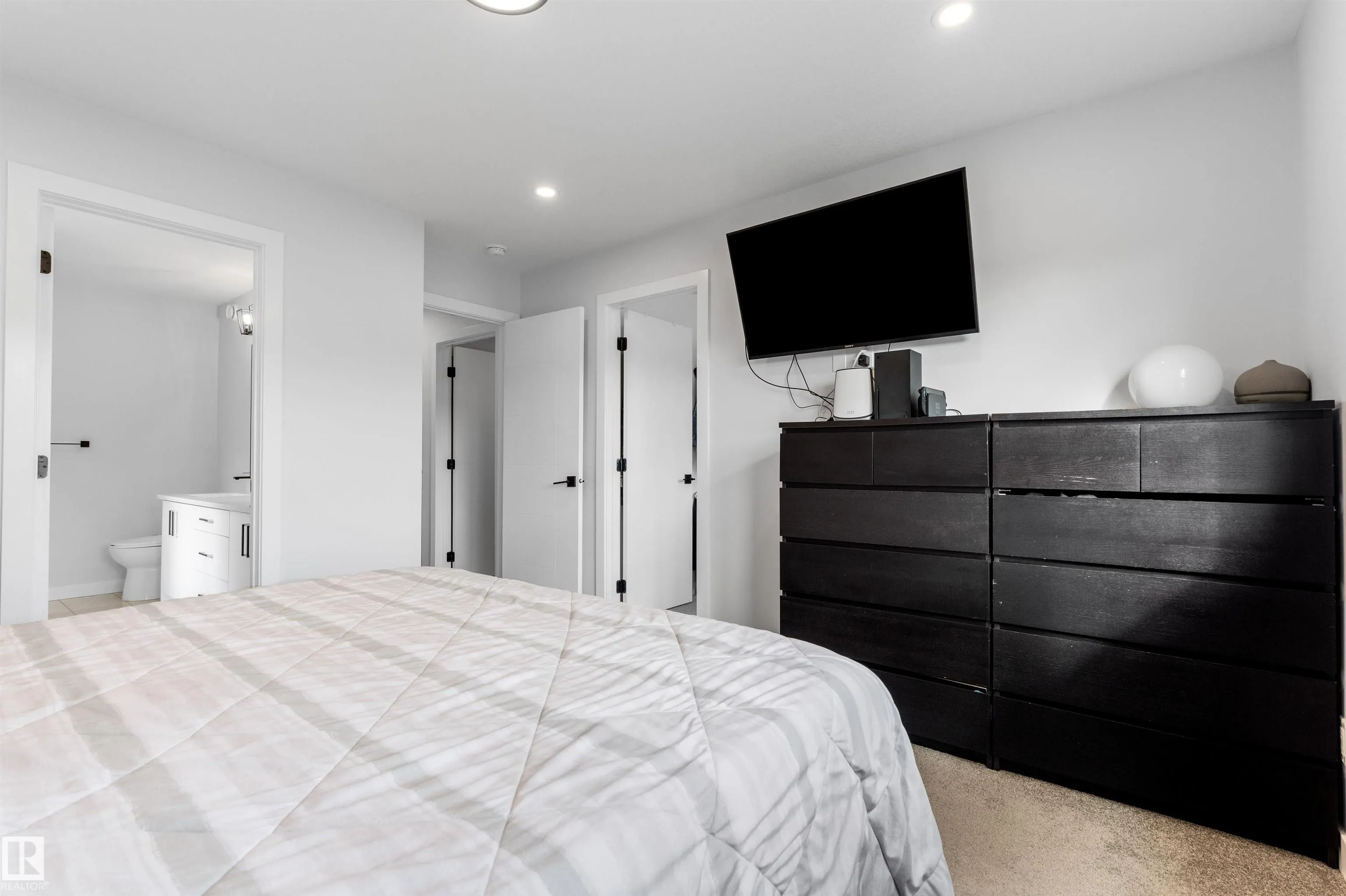 35 MEADOWBROOK Way