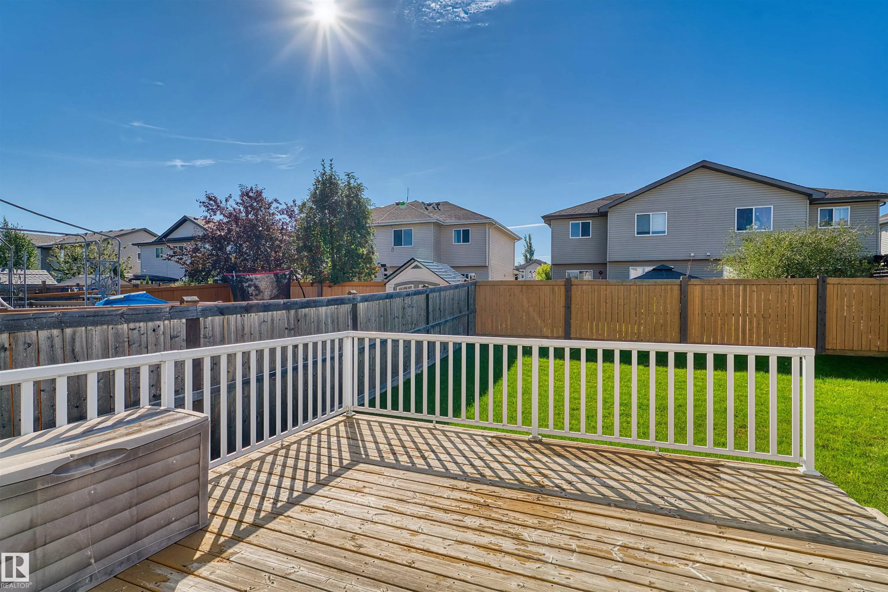 22 NORTON Avenue