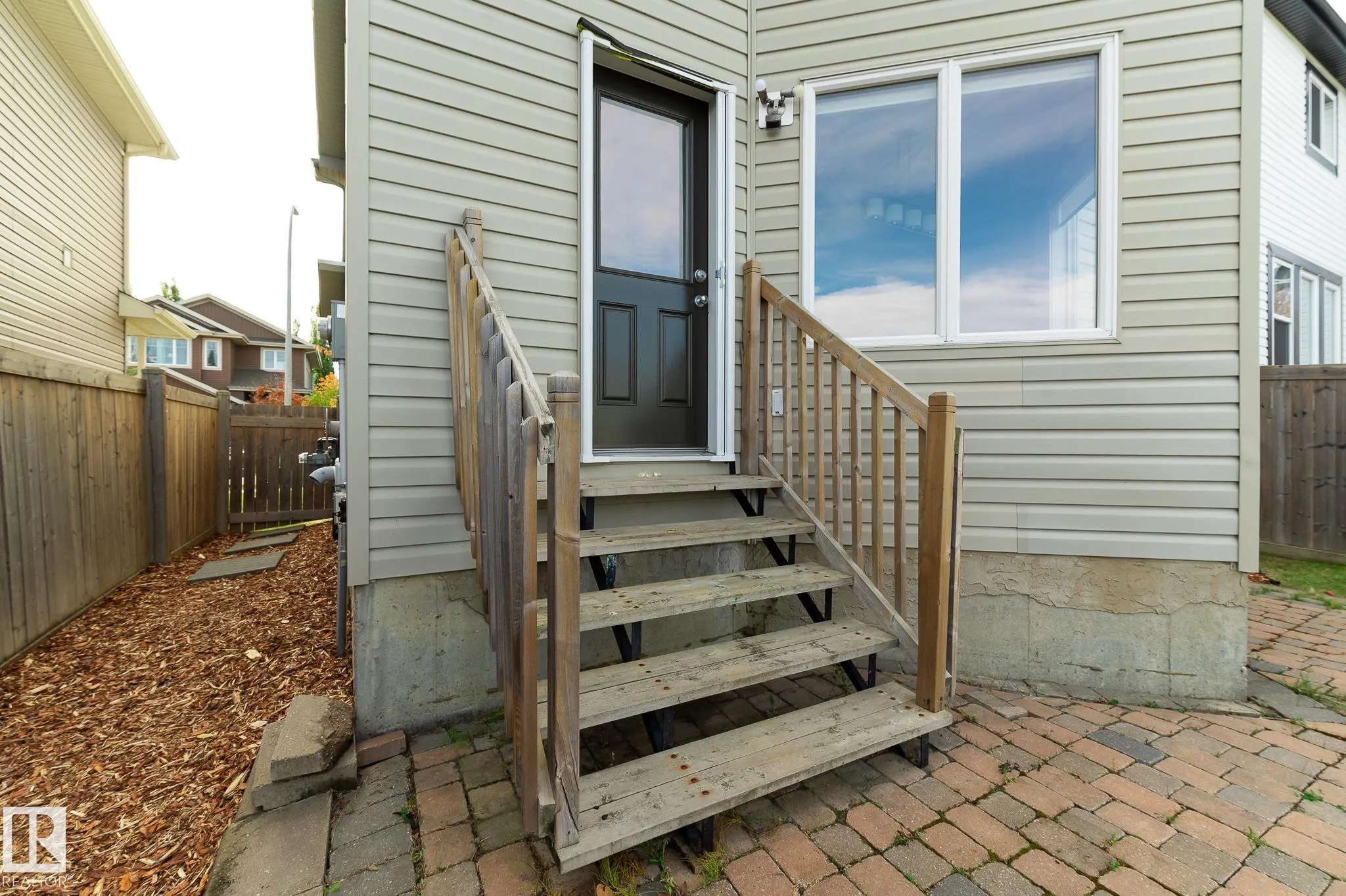 50 VIVIAN Way