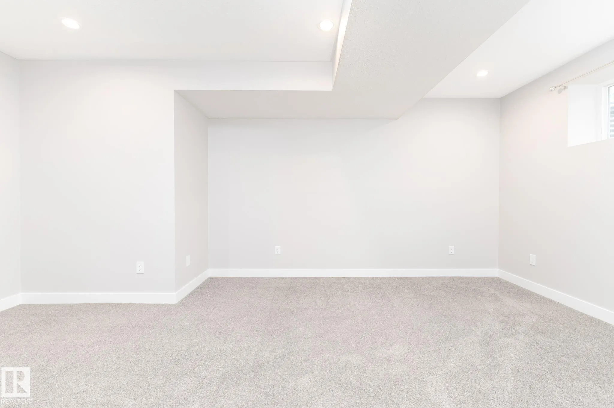 50 VIVIAN Way