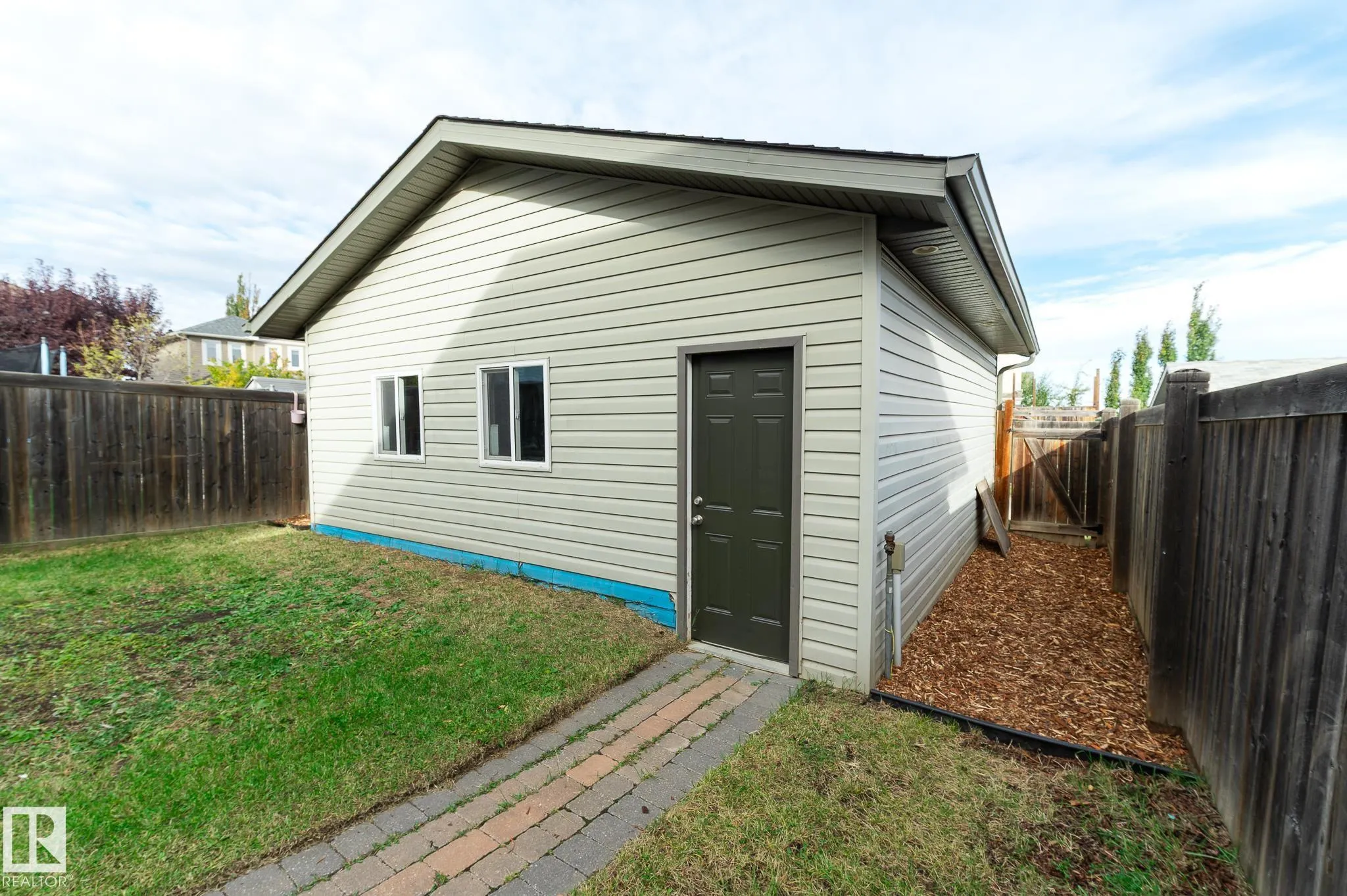 50 VIVIAN Way