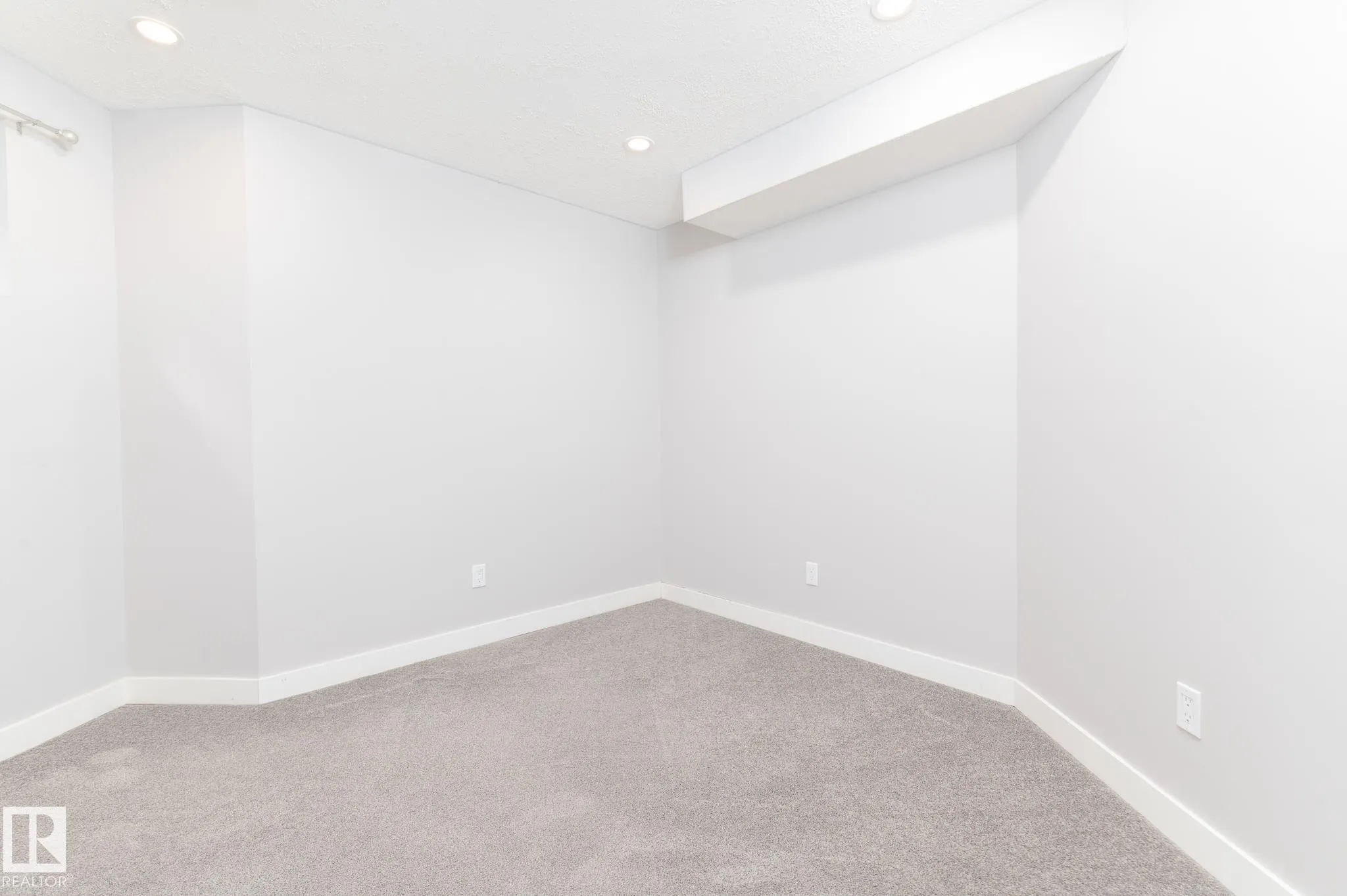 50 VIVIAN Way