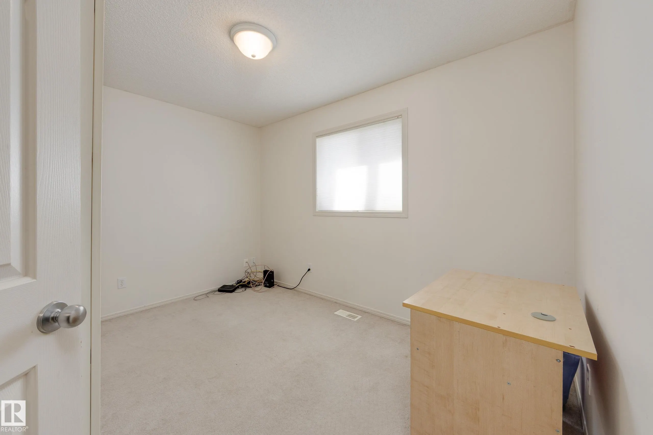 553 GLENWRIGHT Crescent