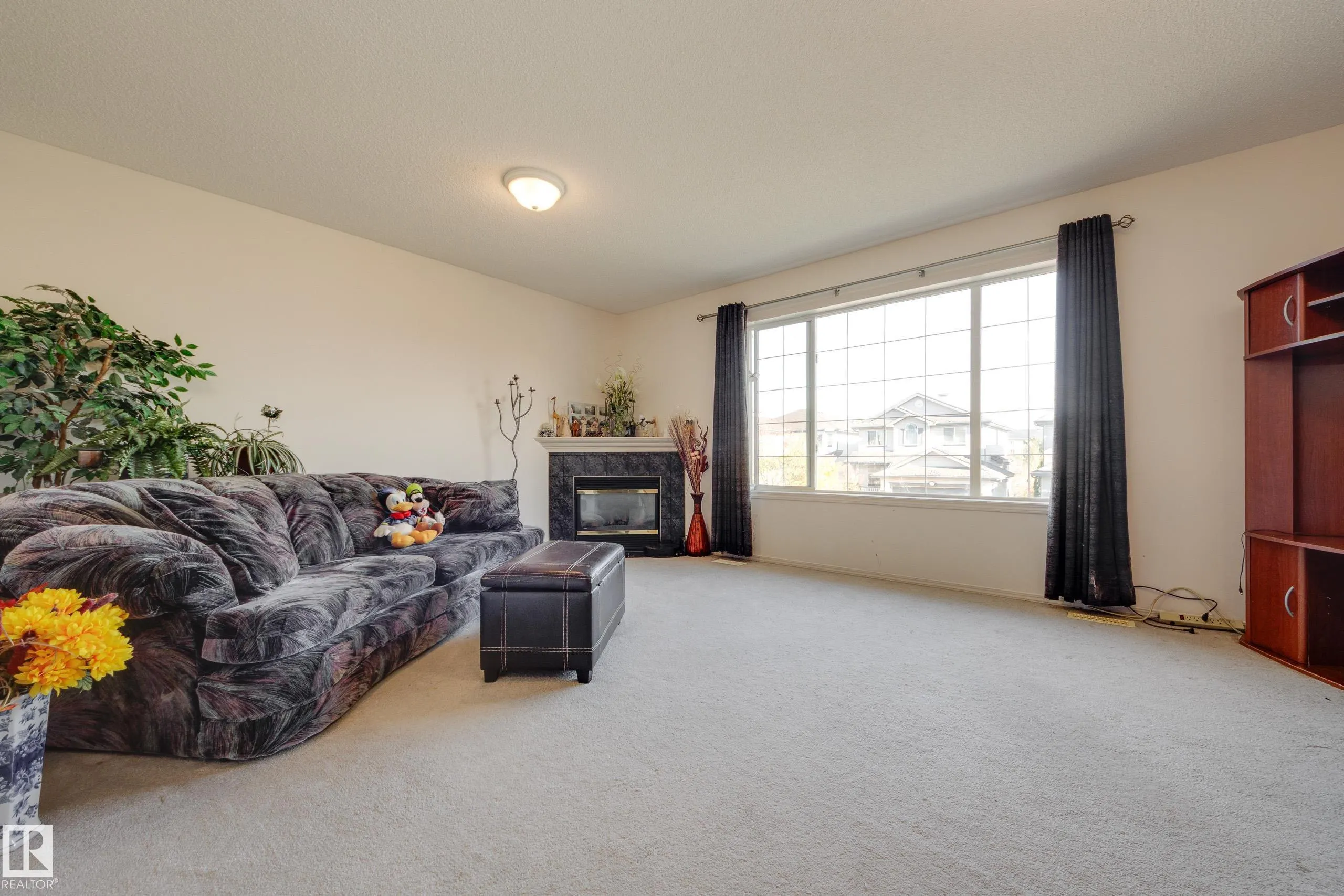 553 GLENWRIGHT Crescent