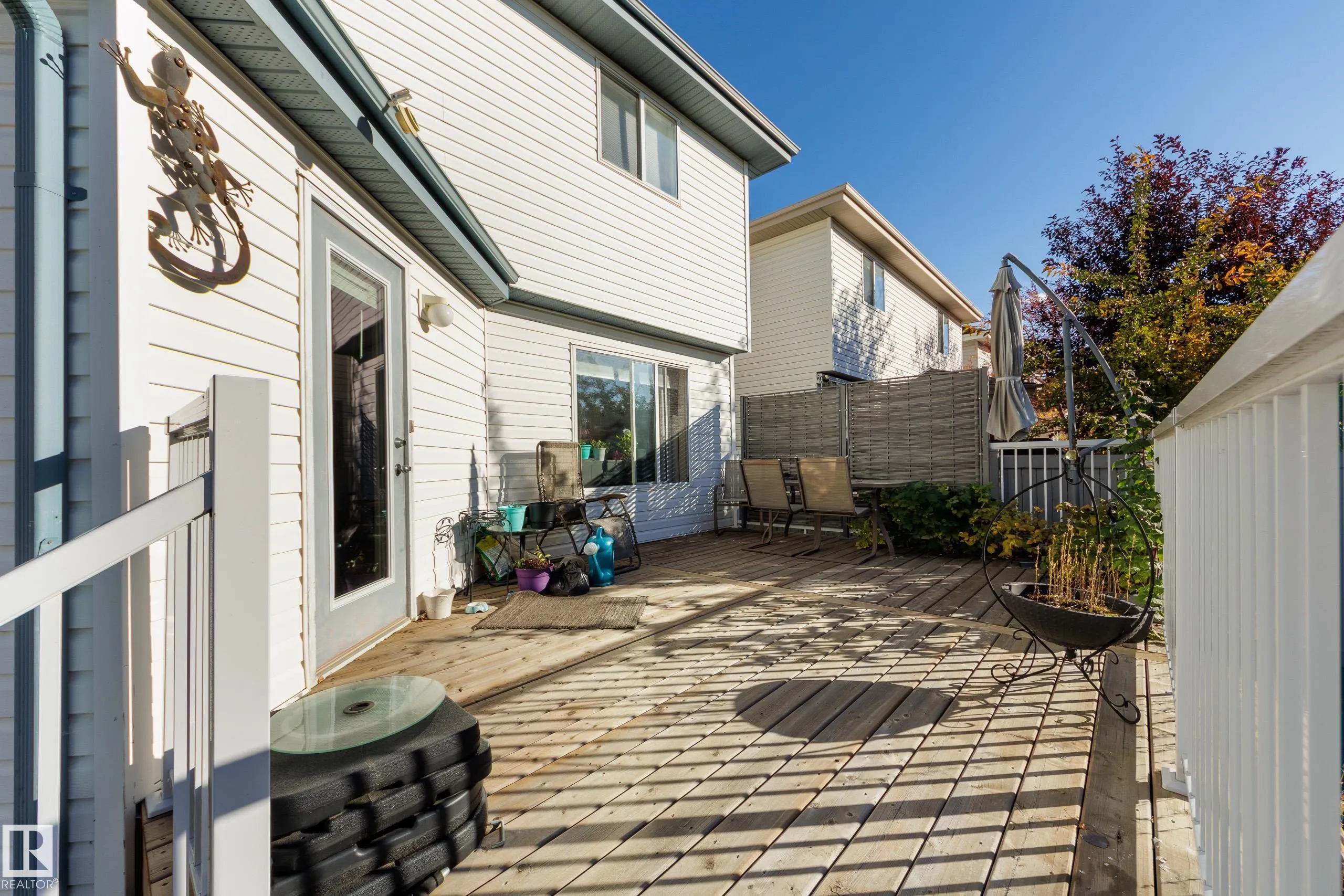 553 GLENWRIGHT Crescent
