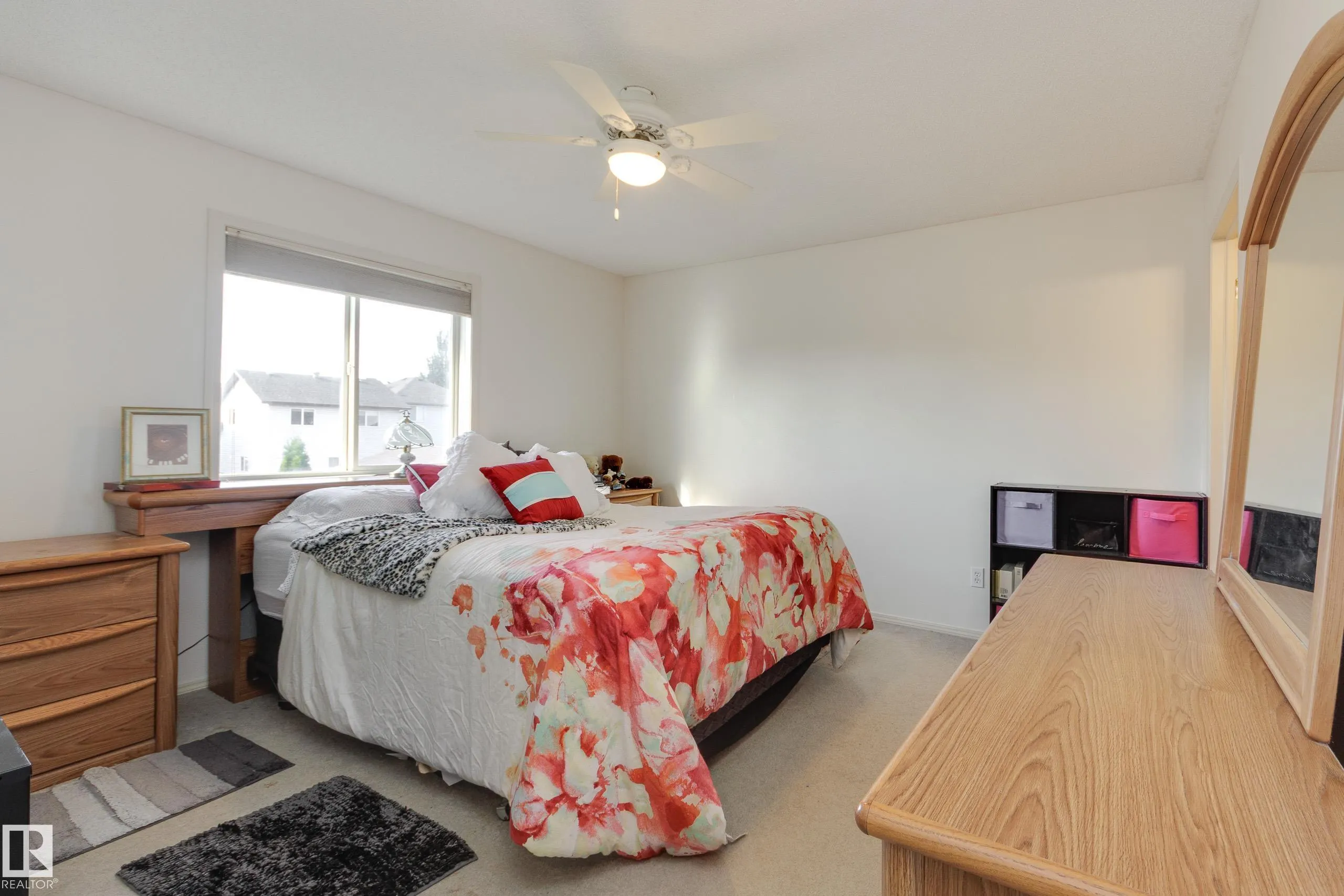 553 GLENWRIGHT Crescent