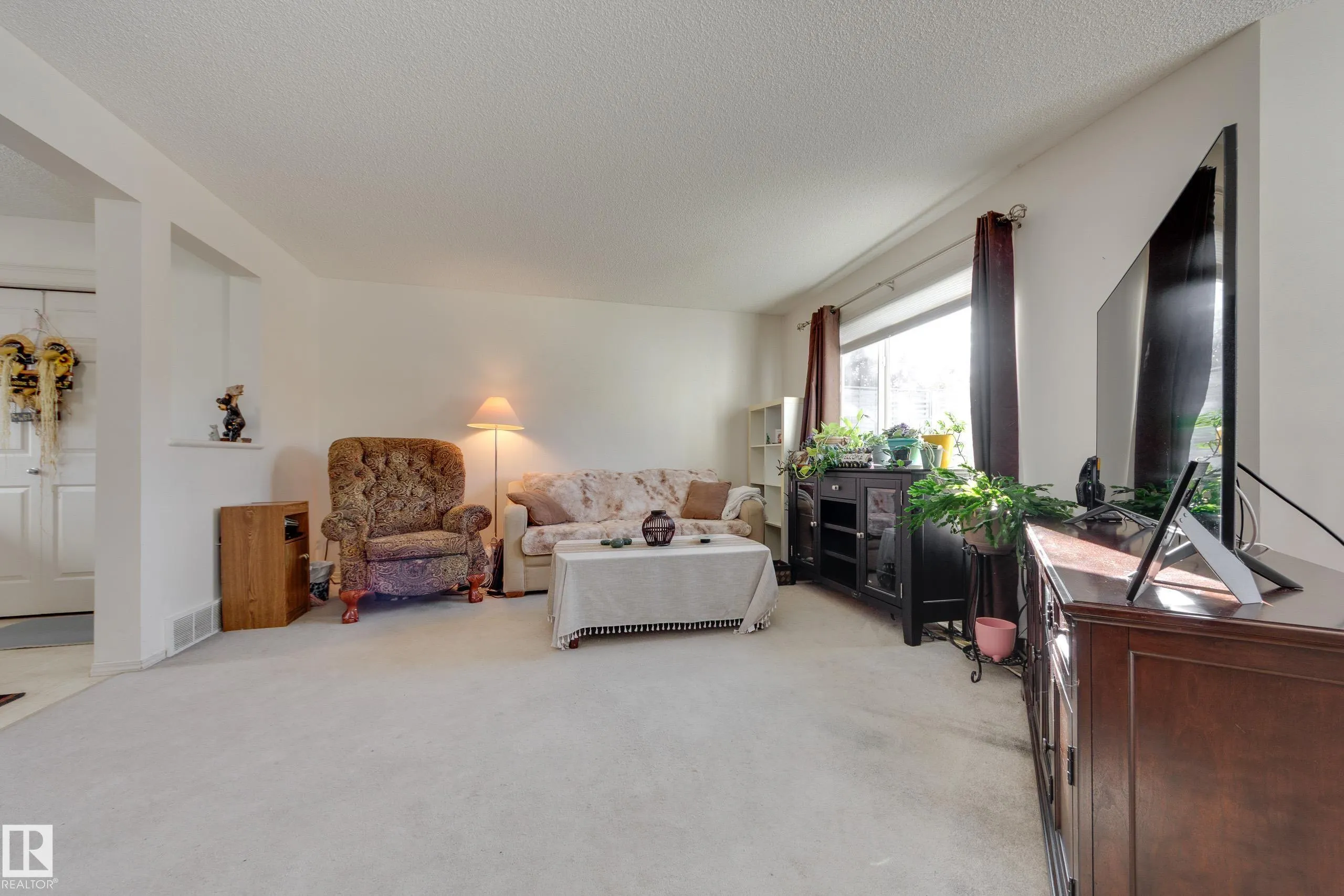 553 GLENWRIGHT Crescent