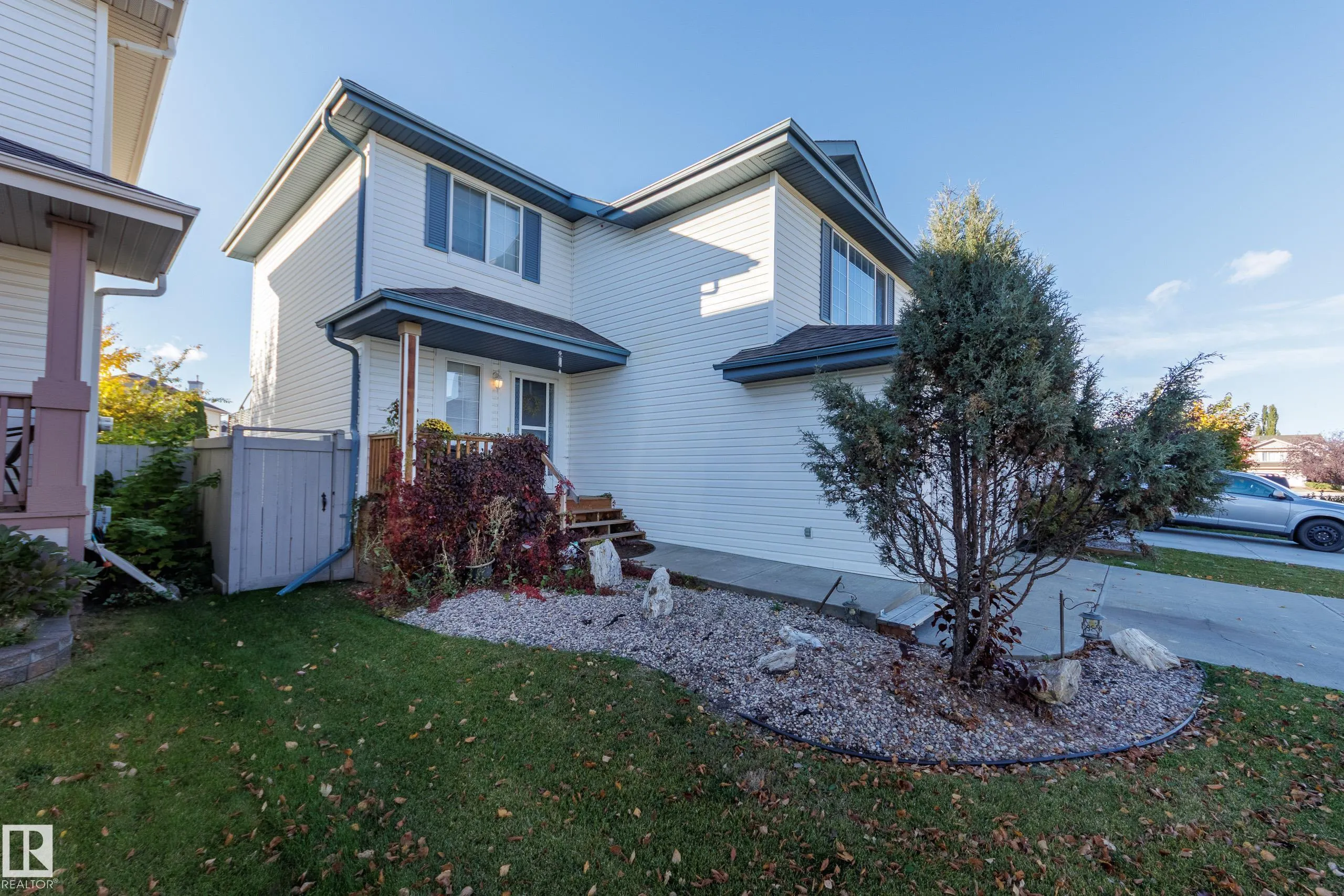 553 GLENWRIGHT Crescent