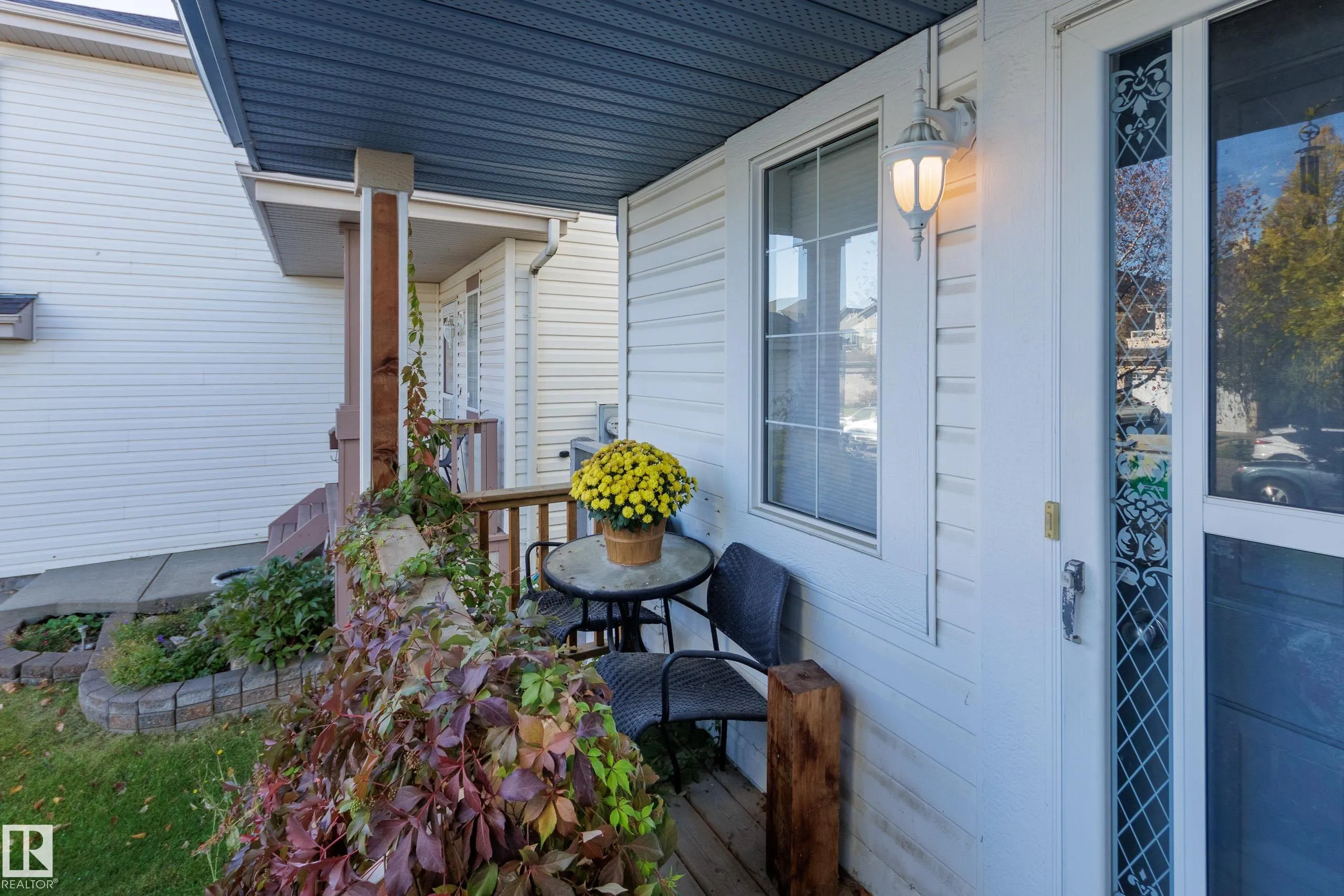 553 GLENWRIGHT Crescent