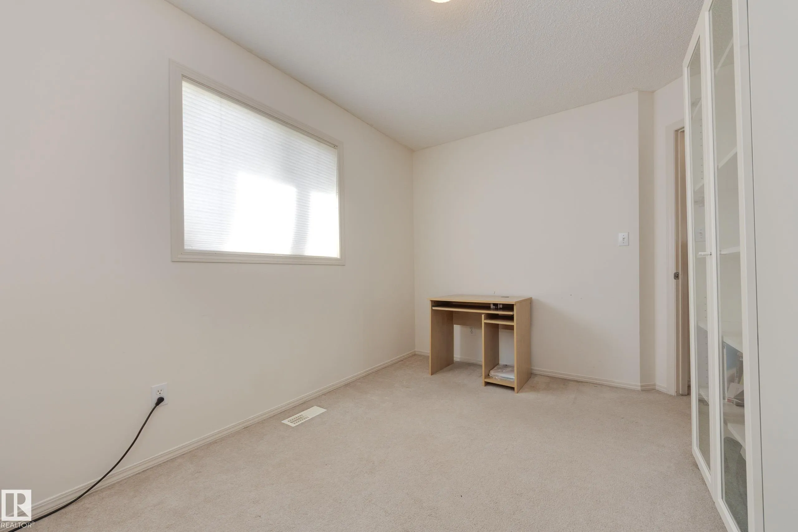553 GLENWRIGHT Crescent