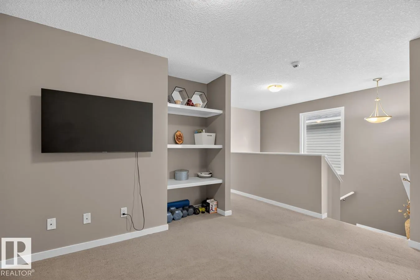 411 SIMMONDS Way