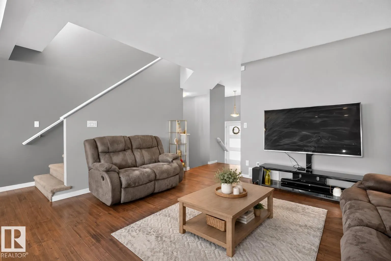 411 SIMMONDS Way