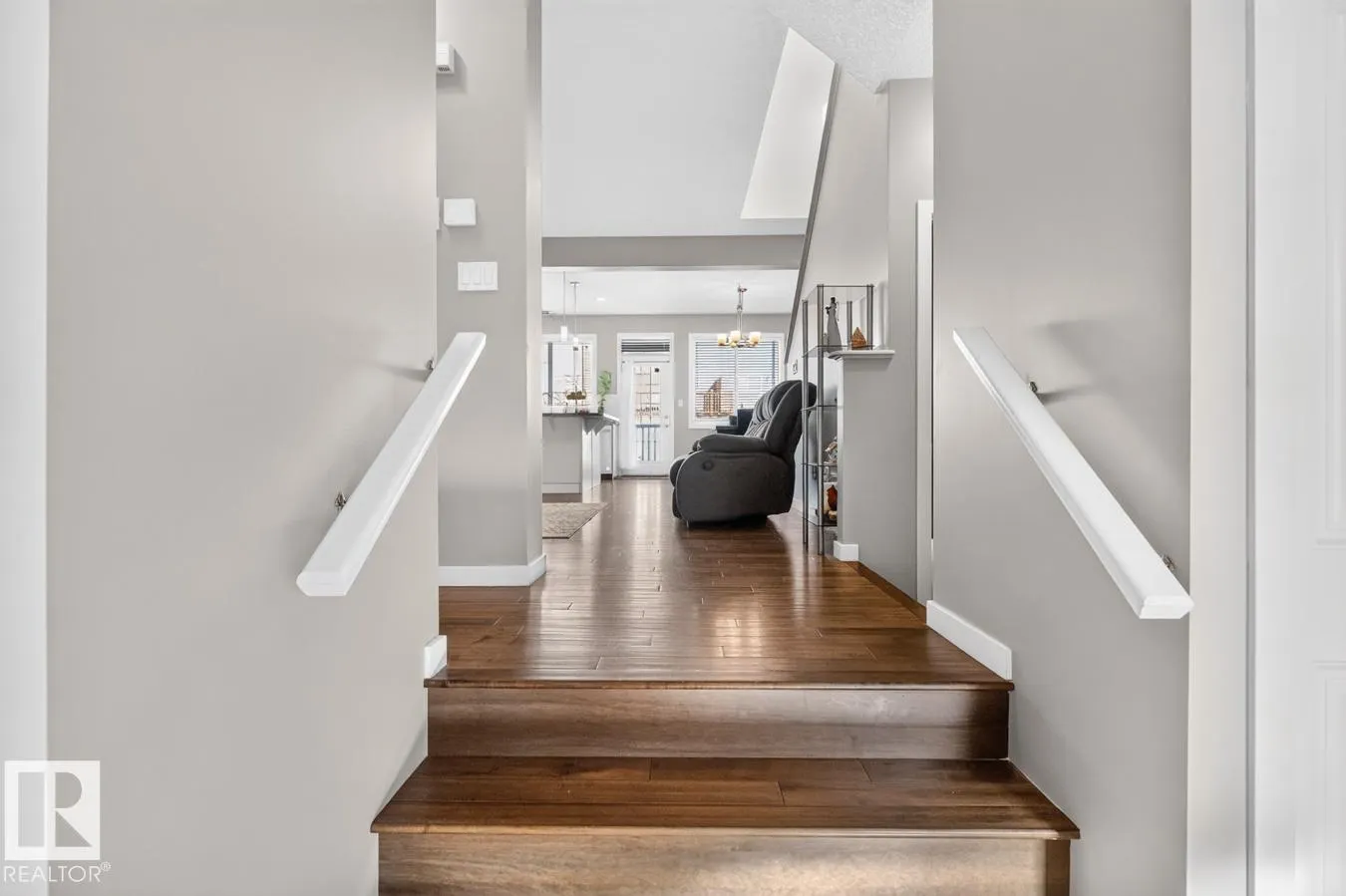 411 SIMMONDS Way