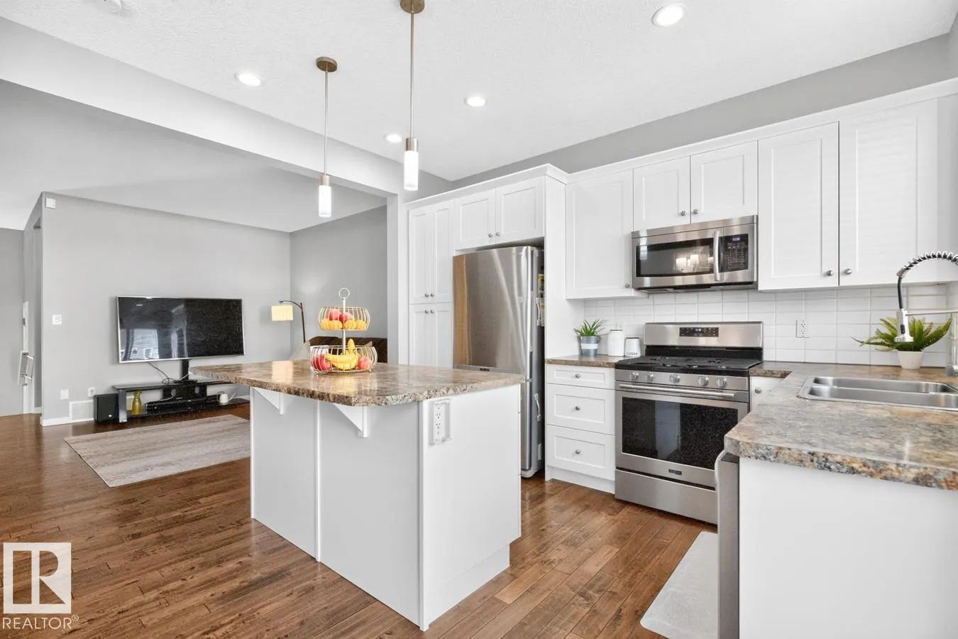 411 SIMMONDS Way