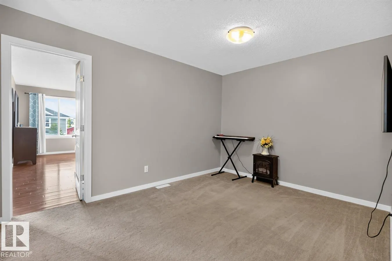 411 SIMMONDS Way
