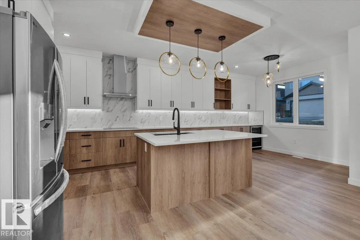 1115 GYRFALCON Crescent