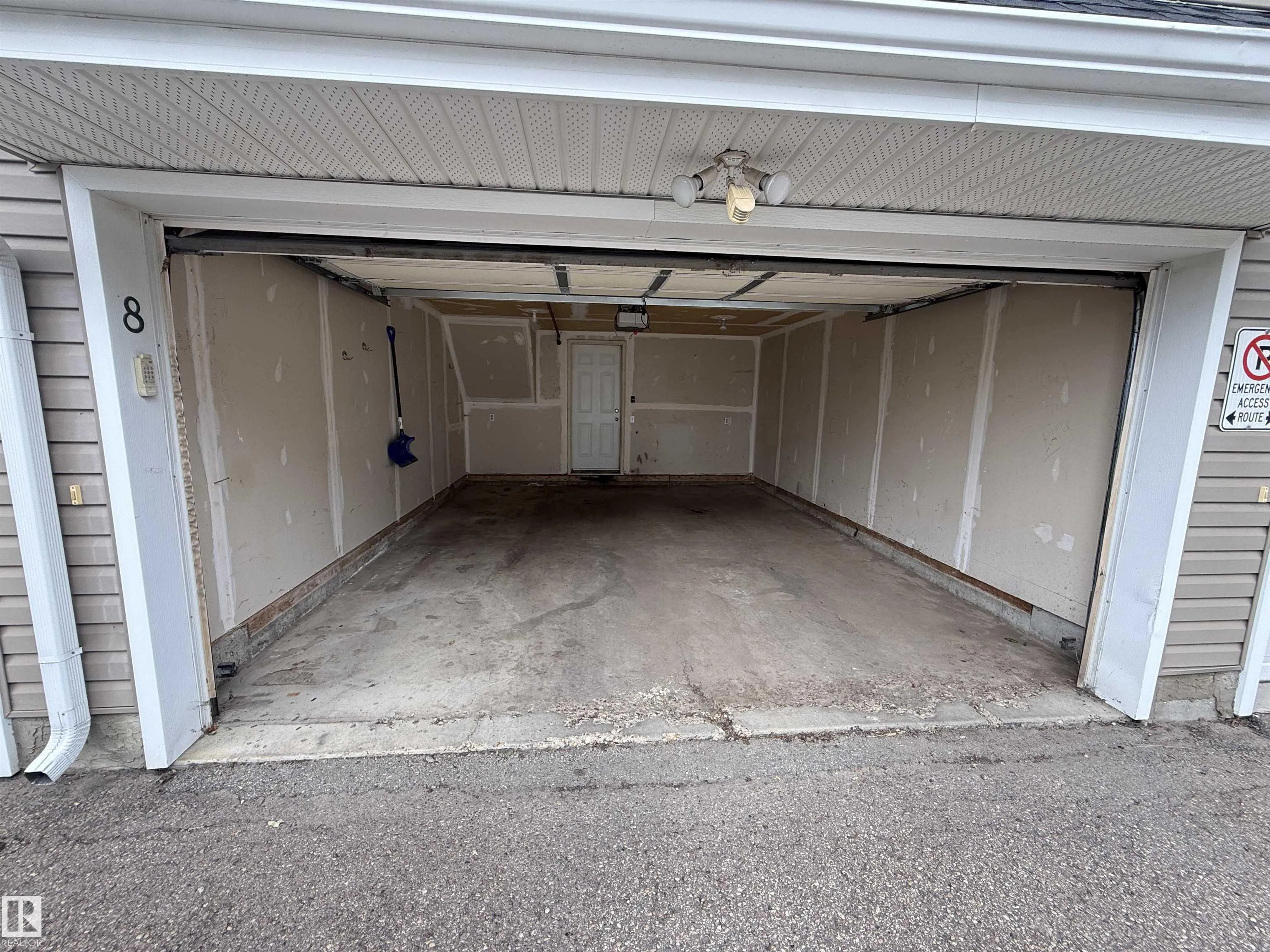 3075 TRELLE Crescent