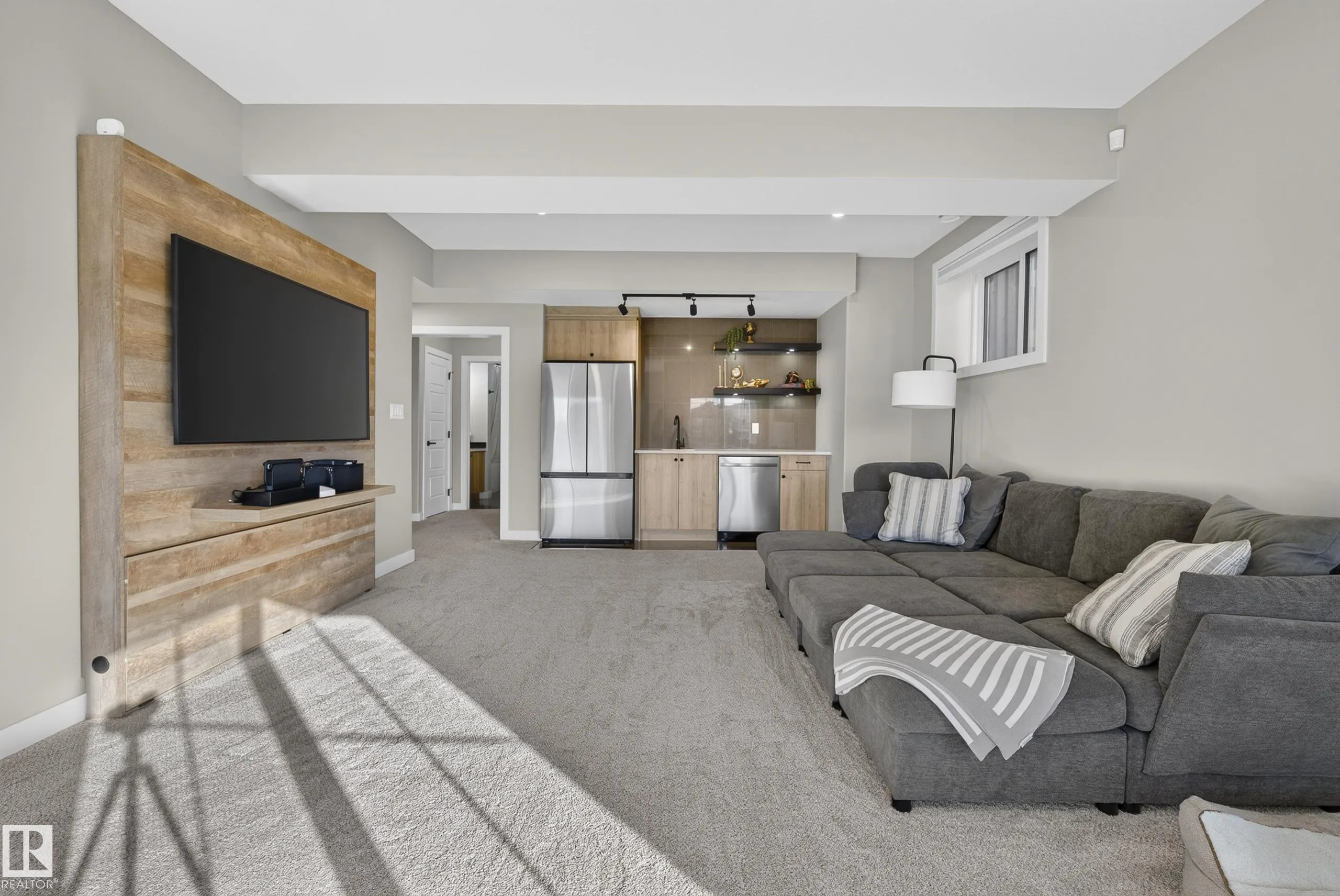 55 EDGEFIELD Way