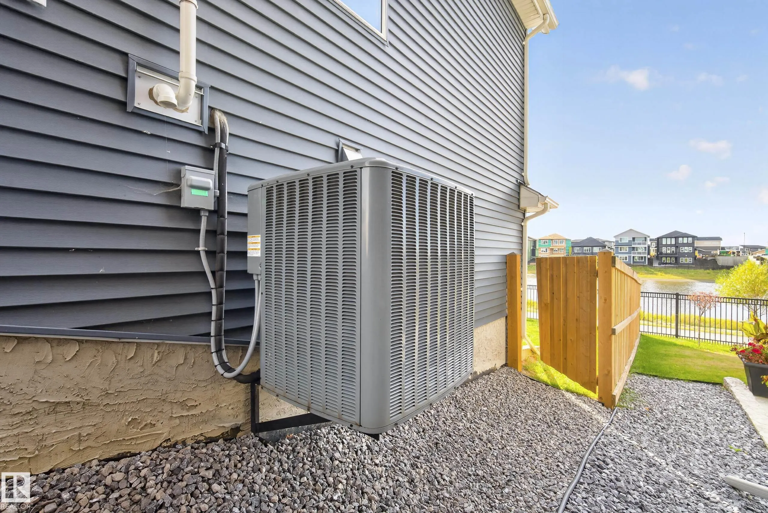 55 EDGEFIELD Way