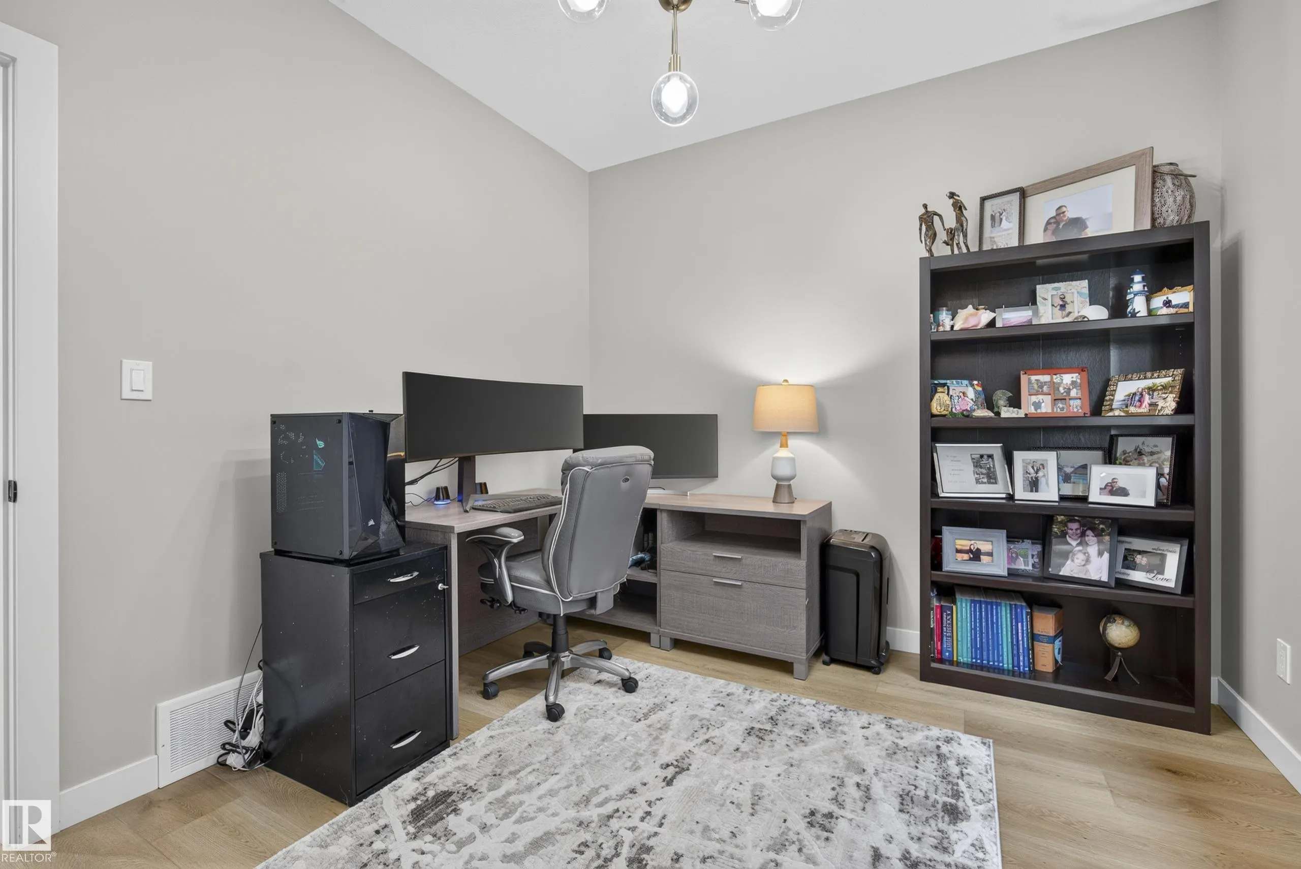 55 EDGEFIELD Way