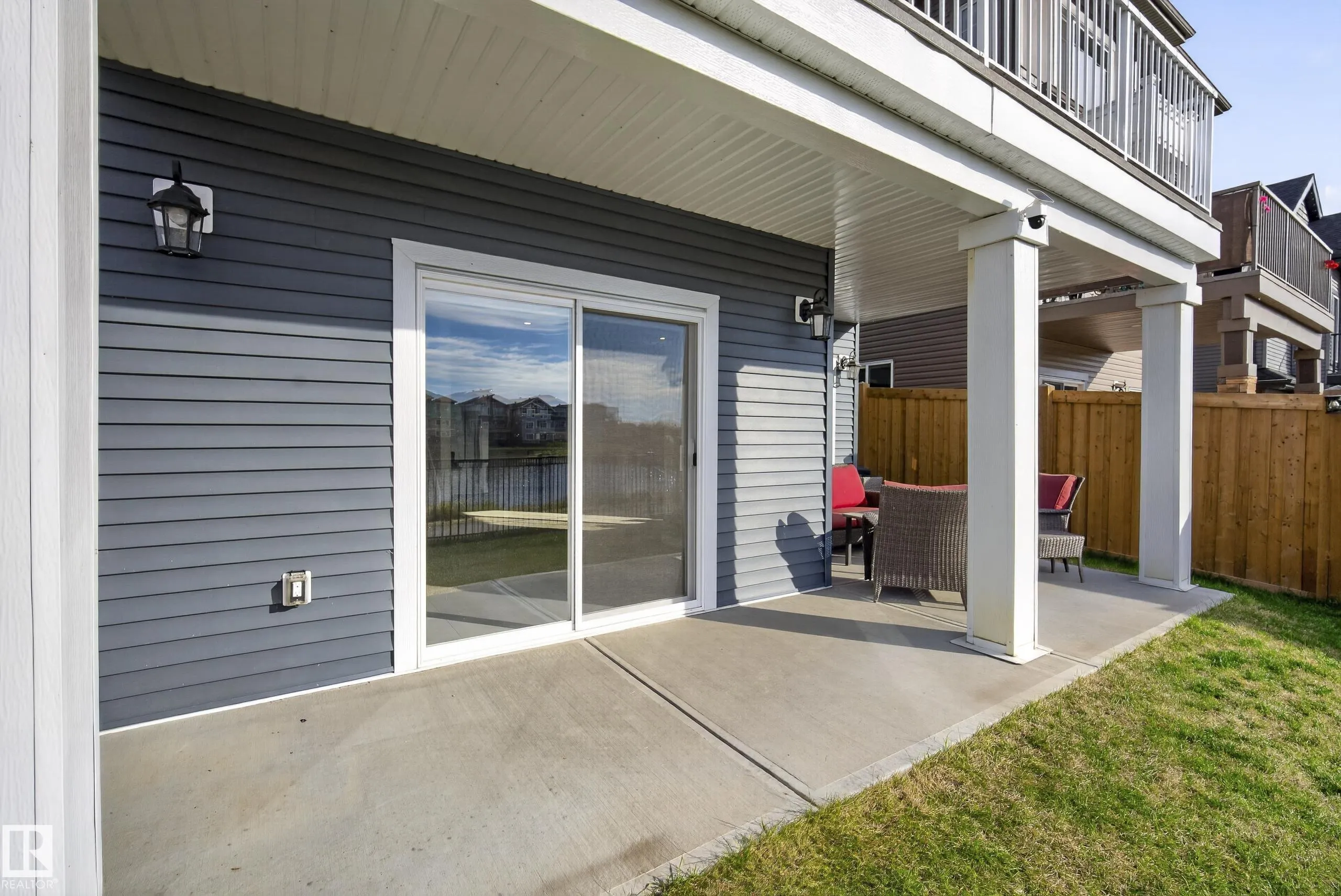 55 EDGEFIELD Way