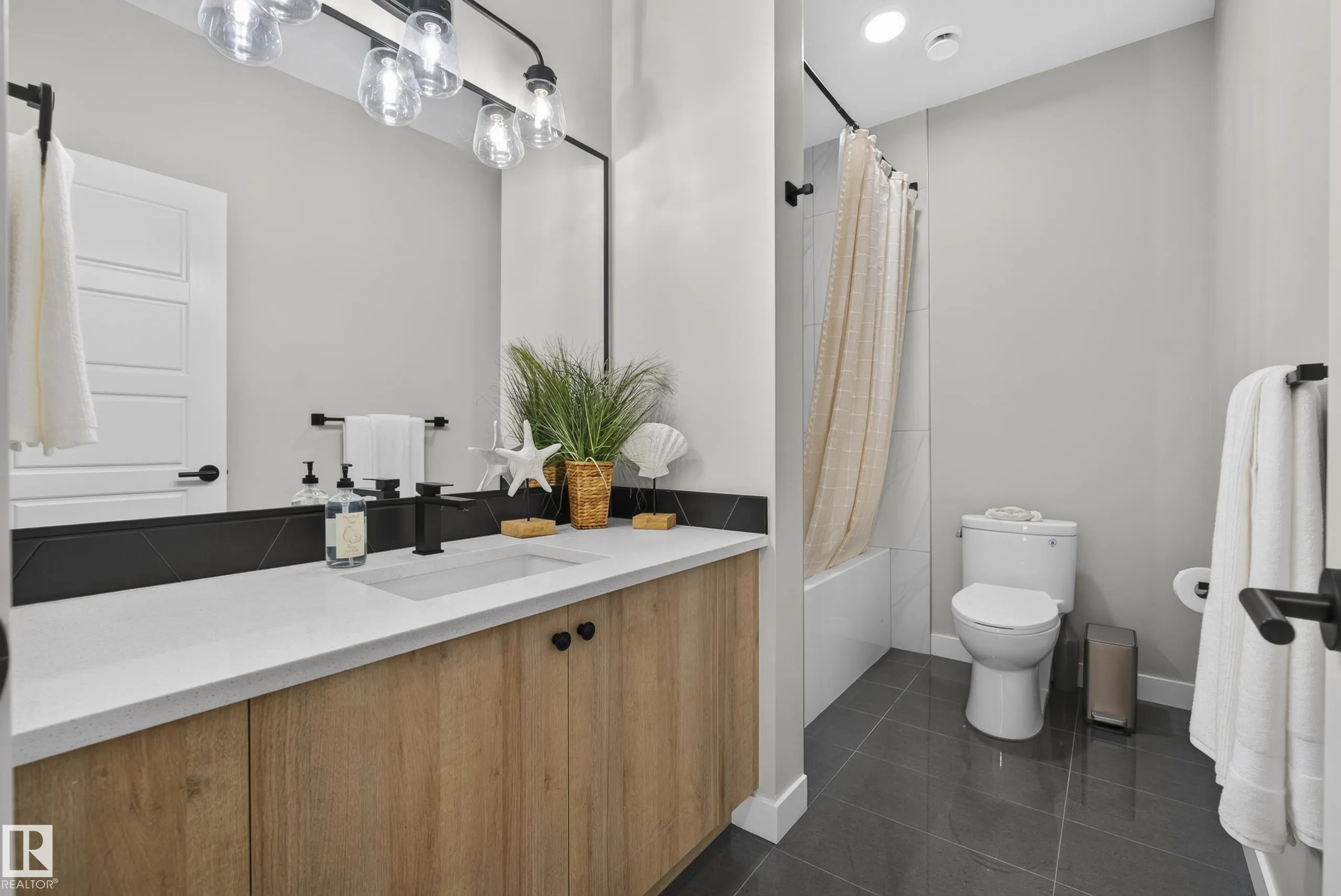 55 EDGEFIELD Way