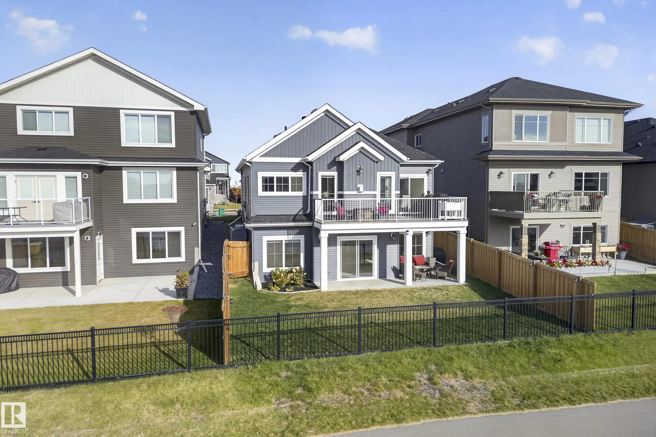 55 EDGEFIELD Way