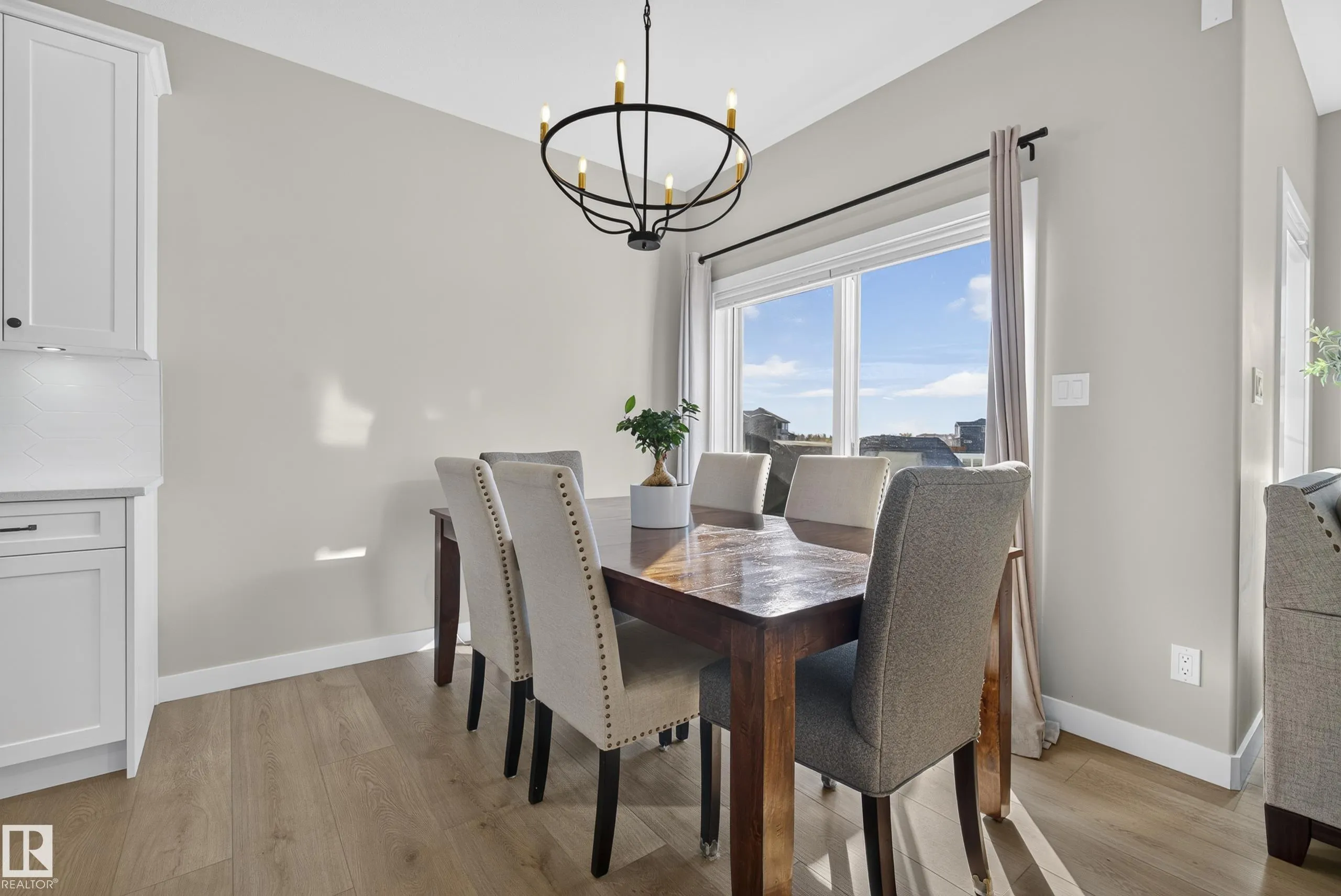55 EDGEFIELD Way
