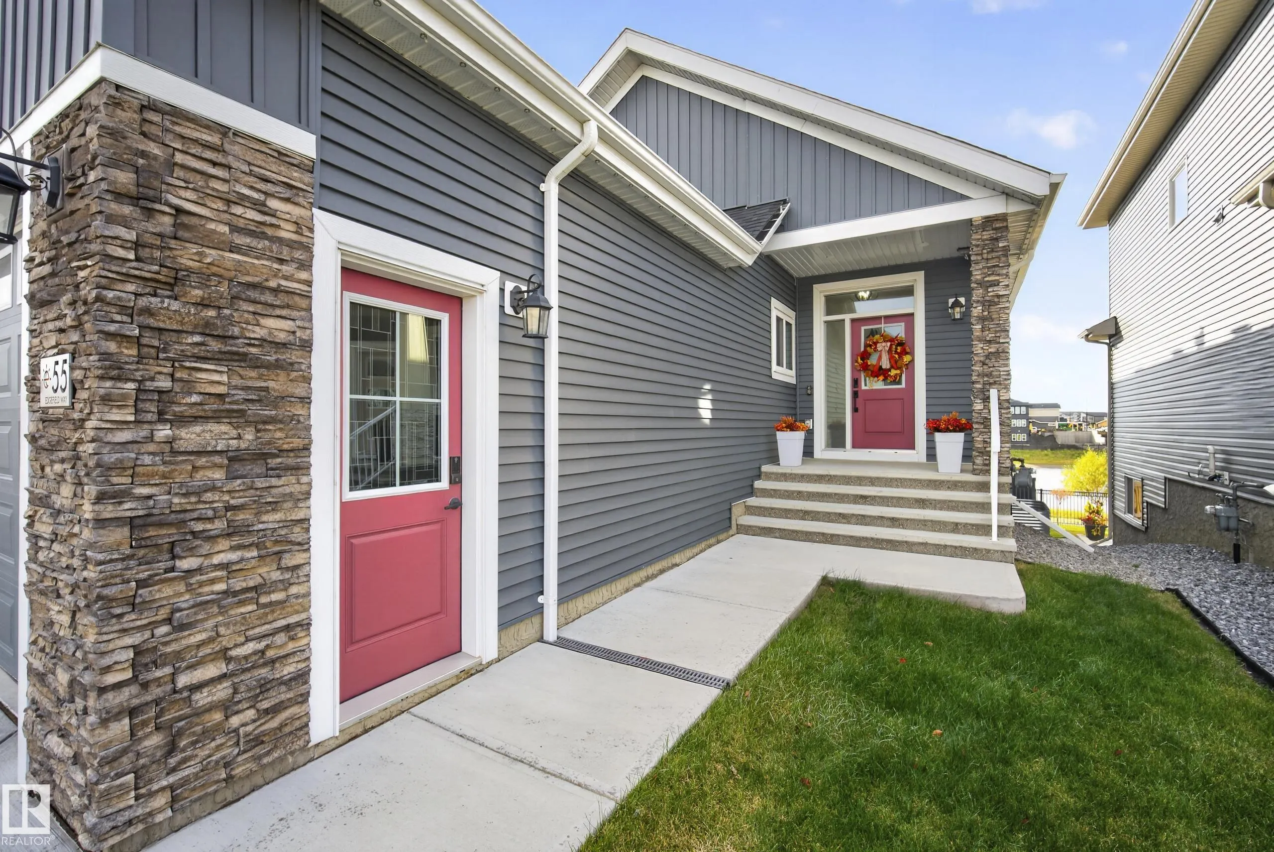 55 EDGEFIELD Way