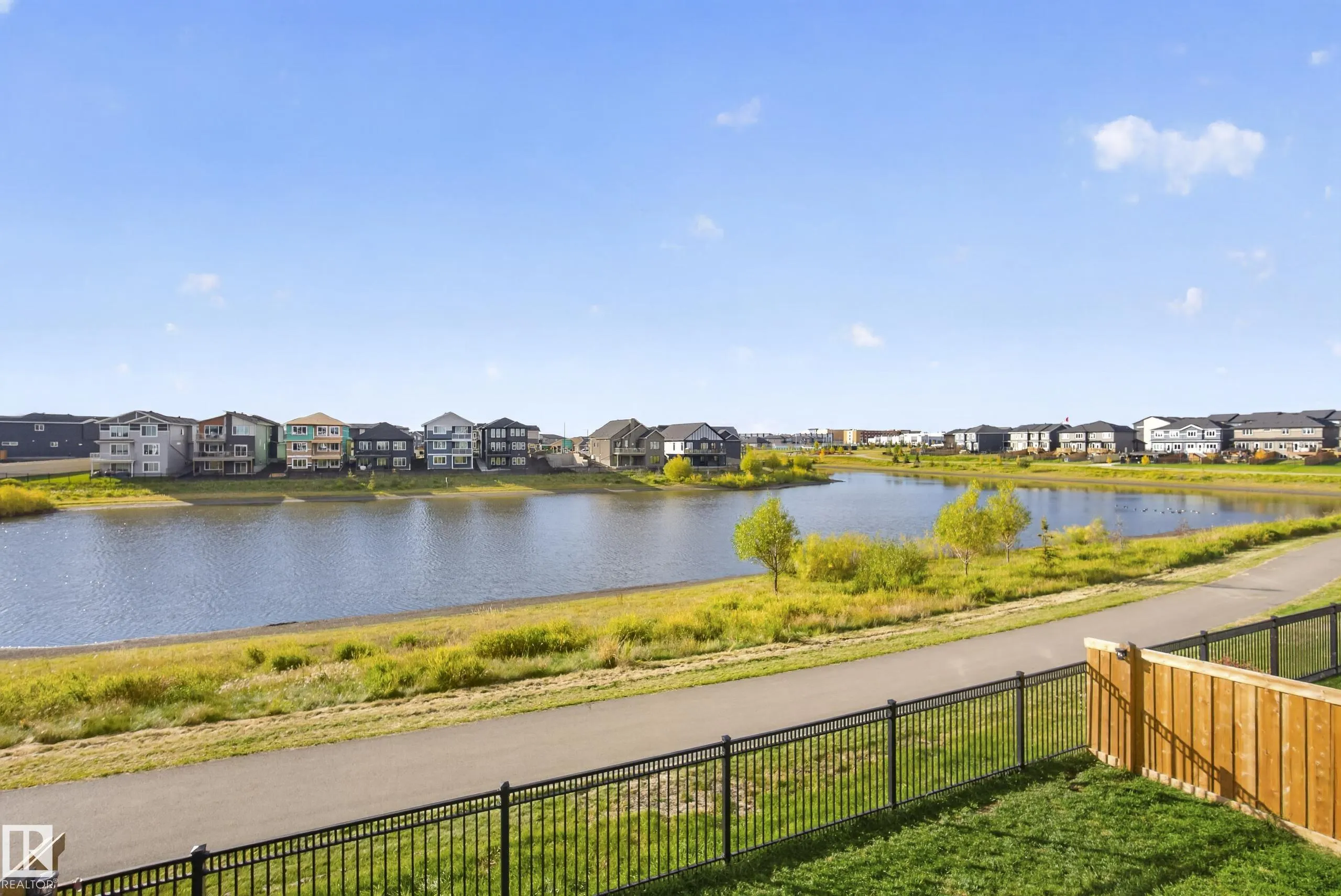 55 EDGEFIELD Way