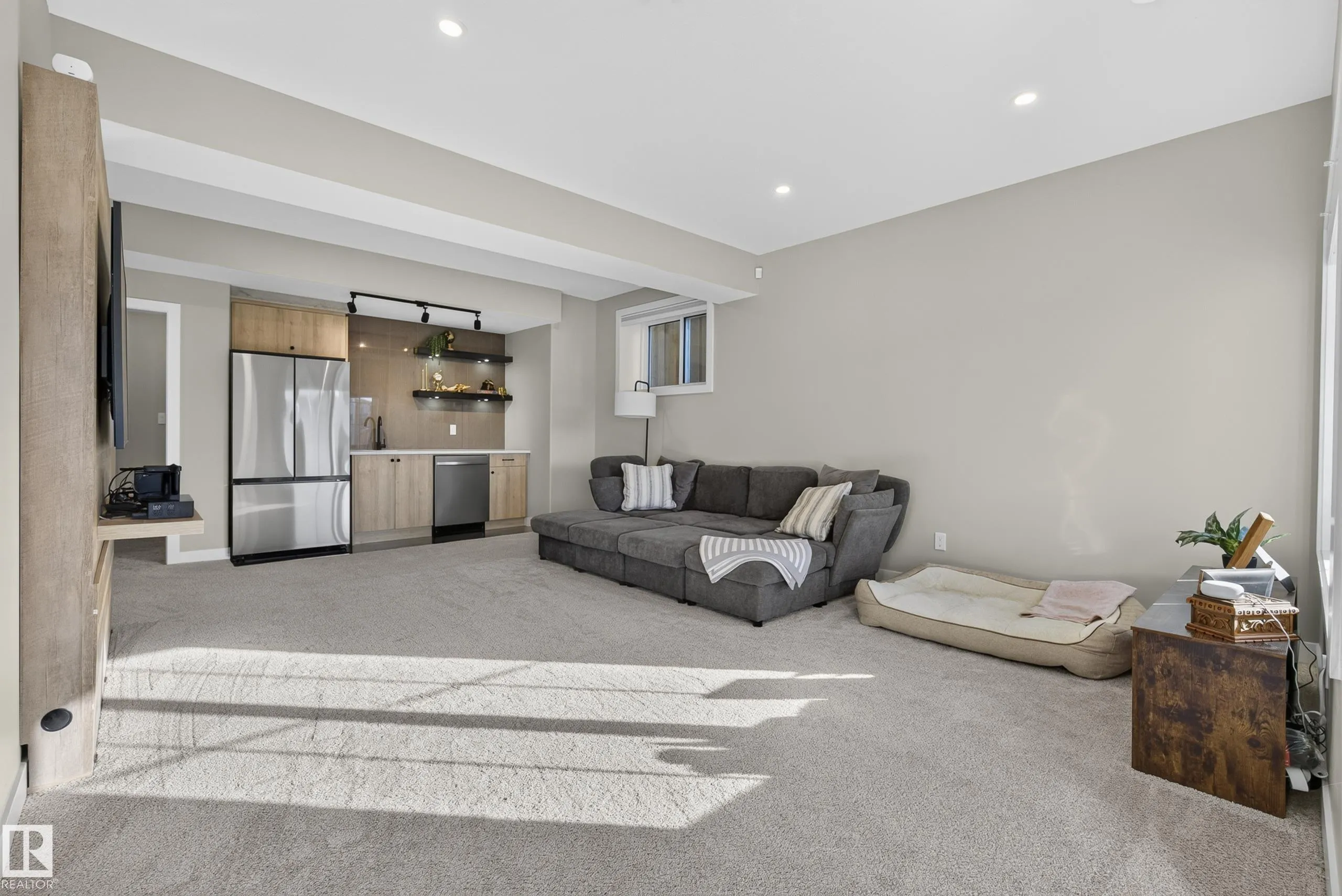 55 EDGEFIELD Way