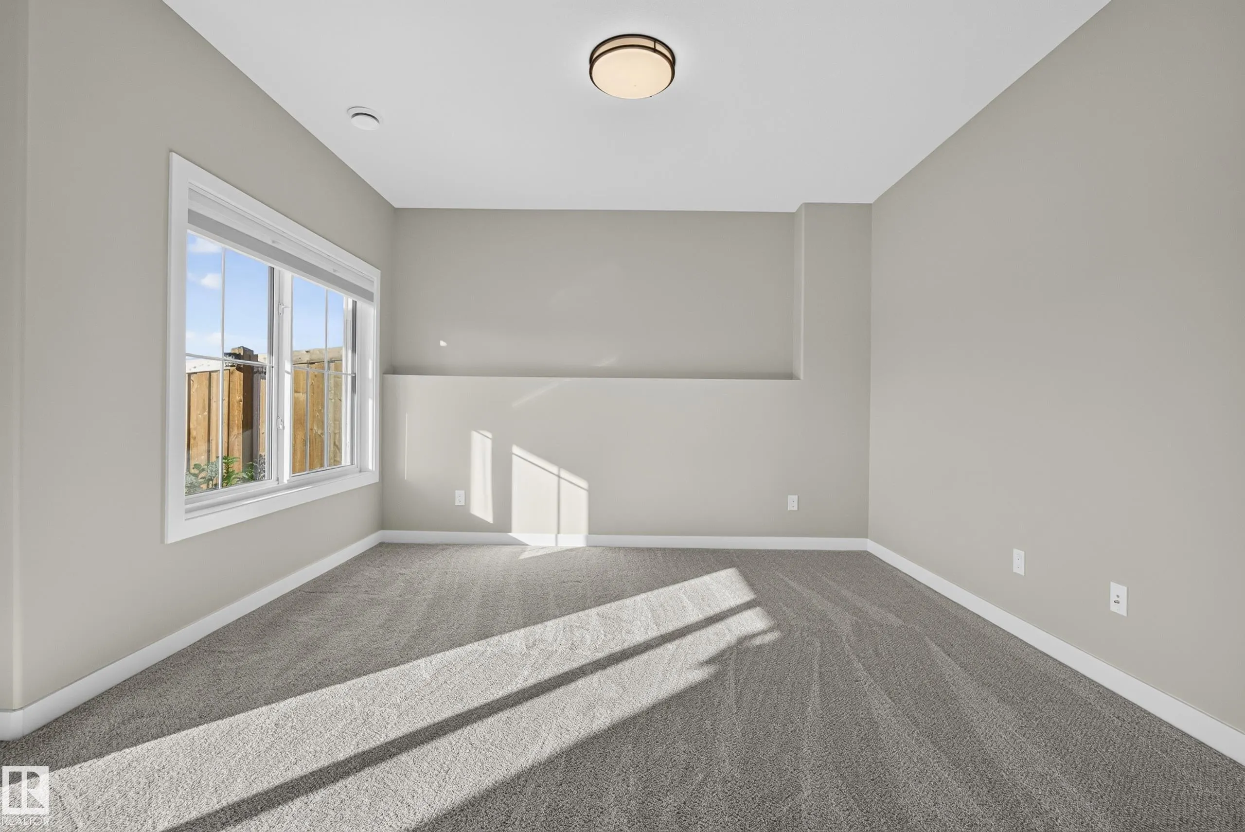 55 EDGEFIELD Way