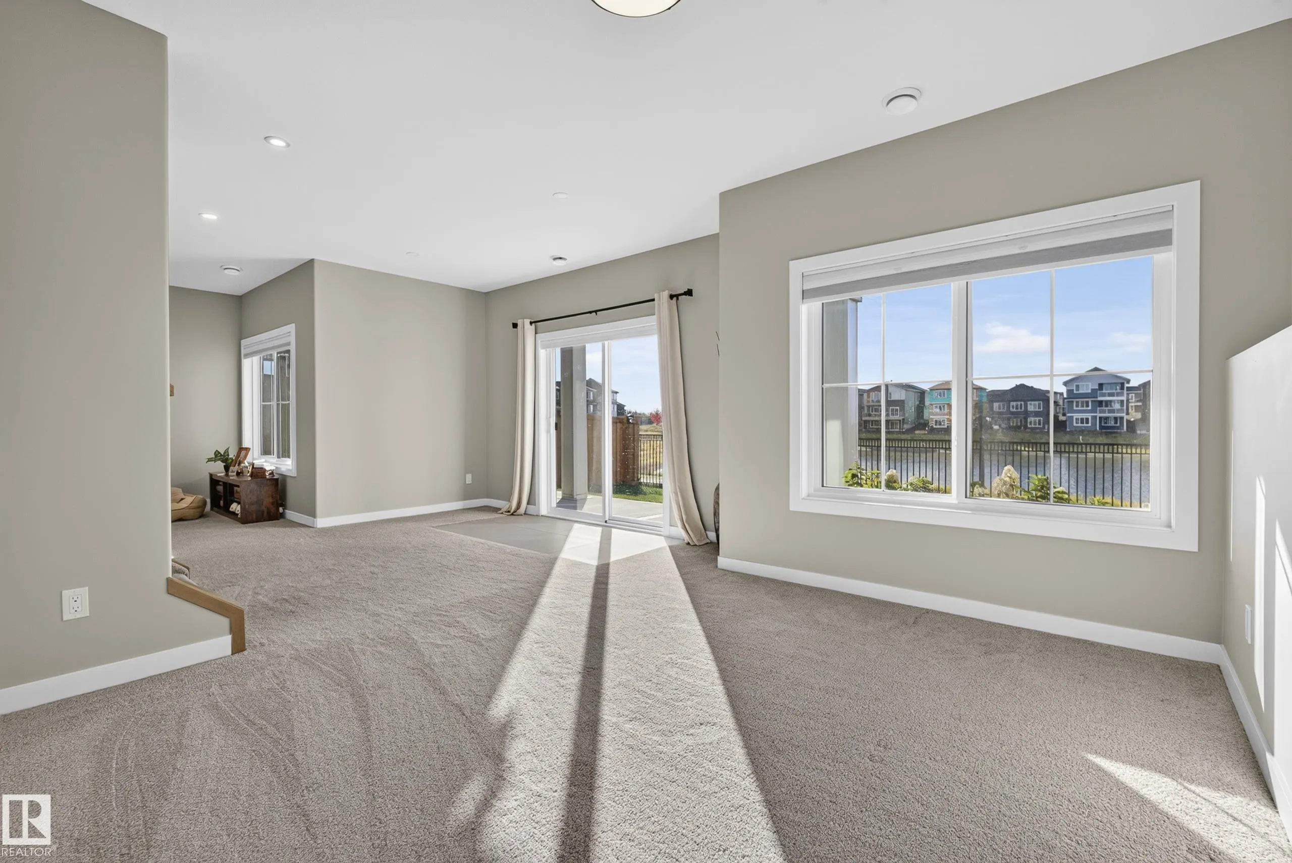 55 EDGEFIELD Way