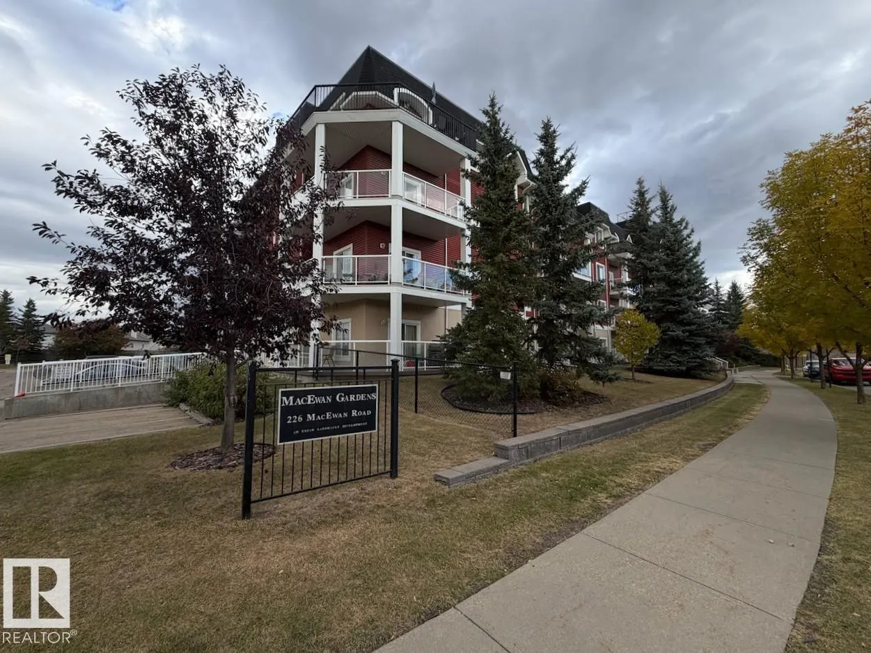 226 MACEWAN Road