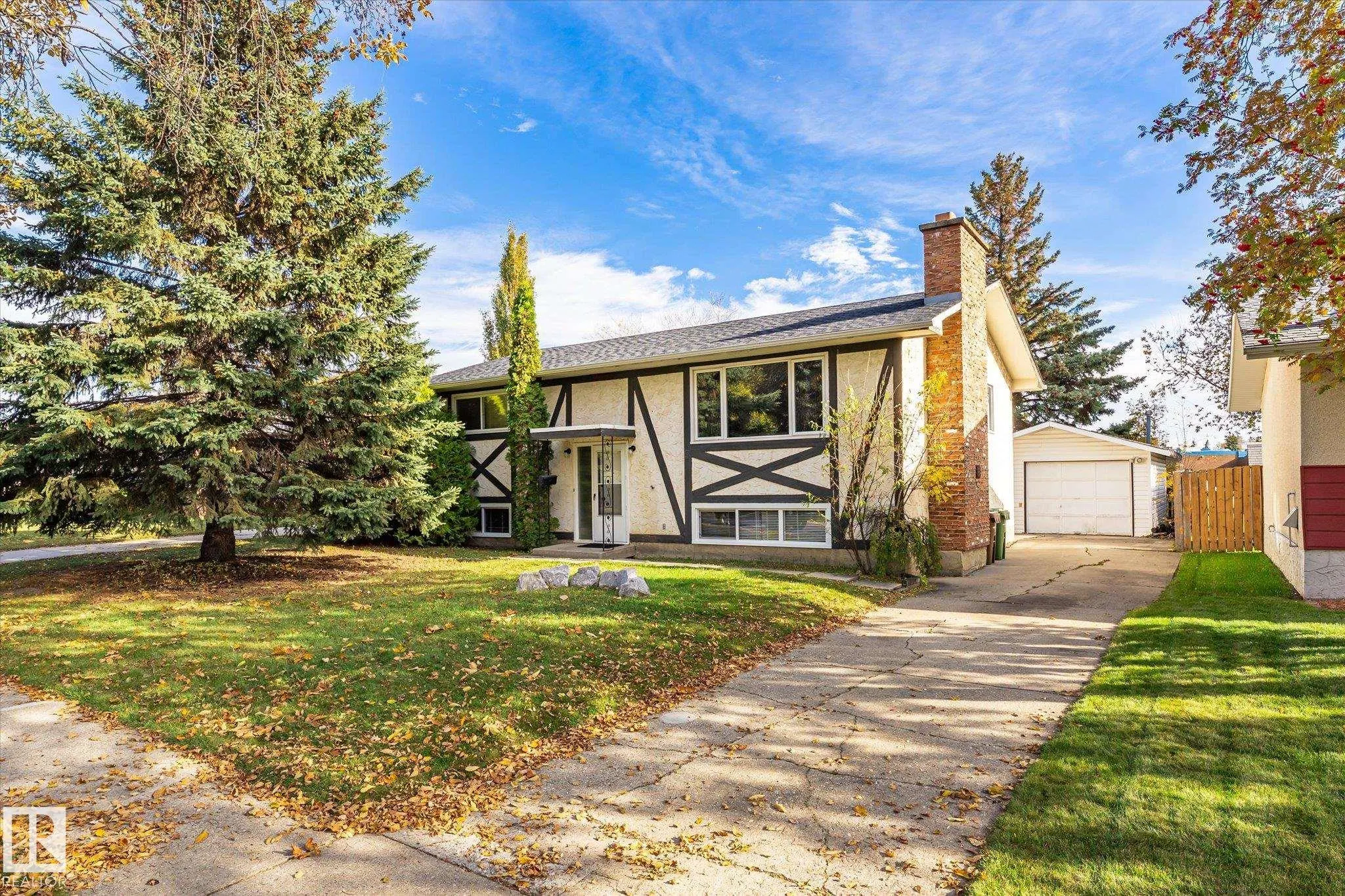 5 MARCHAND Place