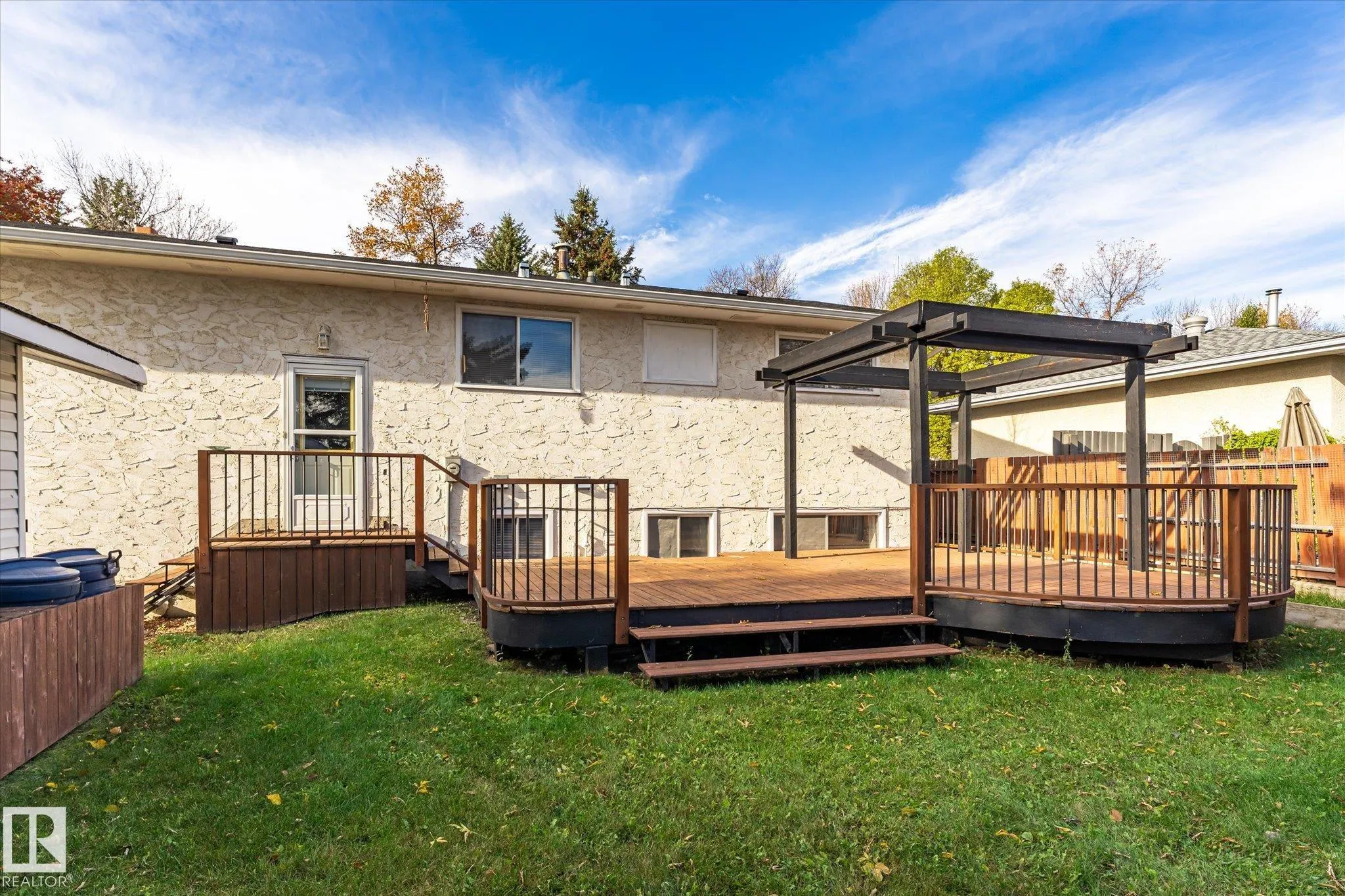 5 MARCHAND Place
