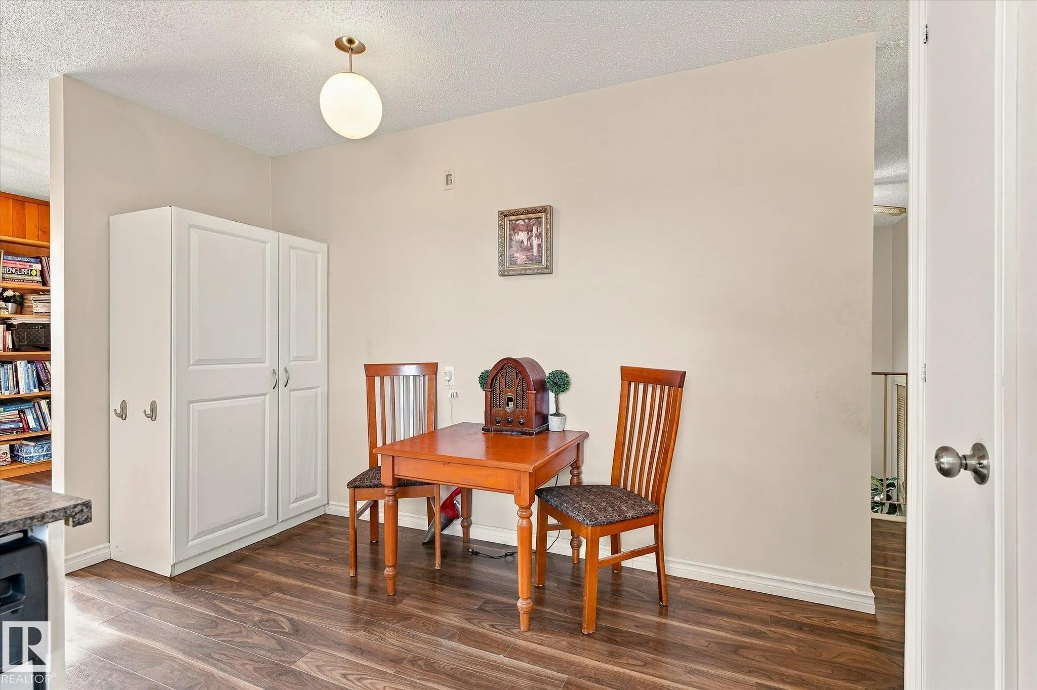 5 MARCHAND Place
