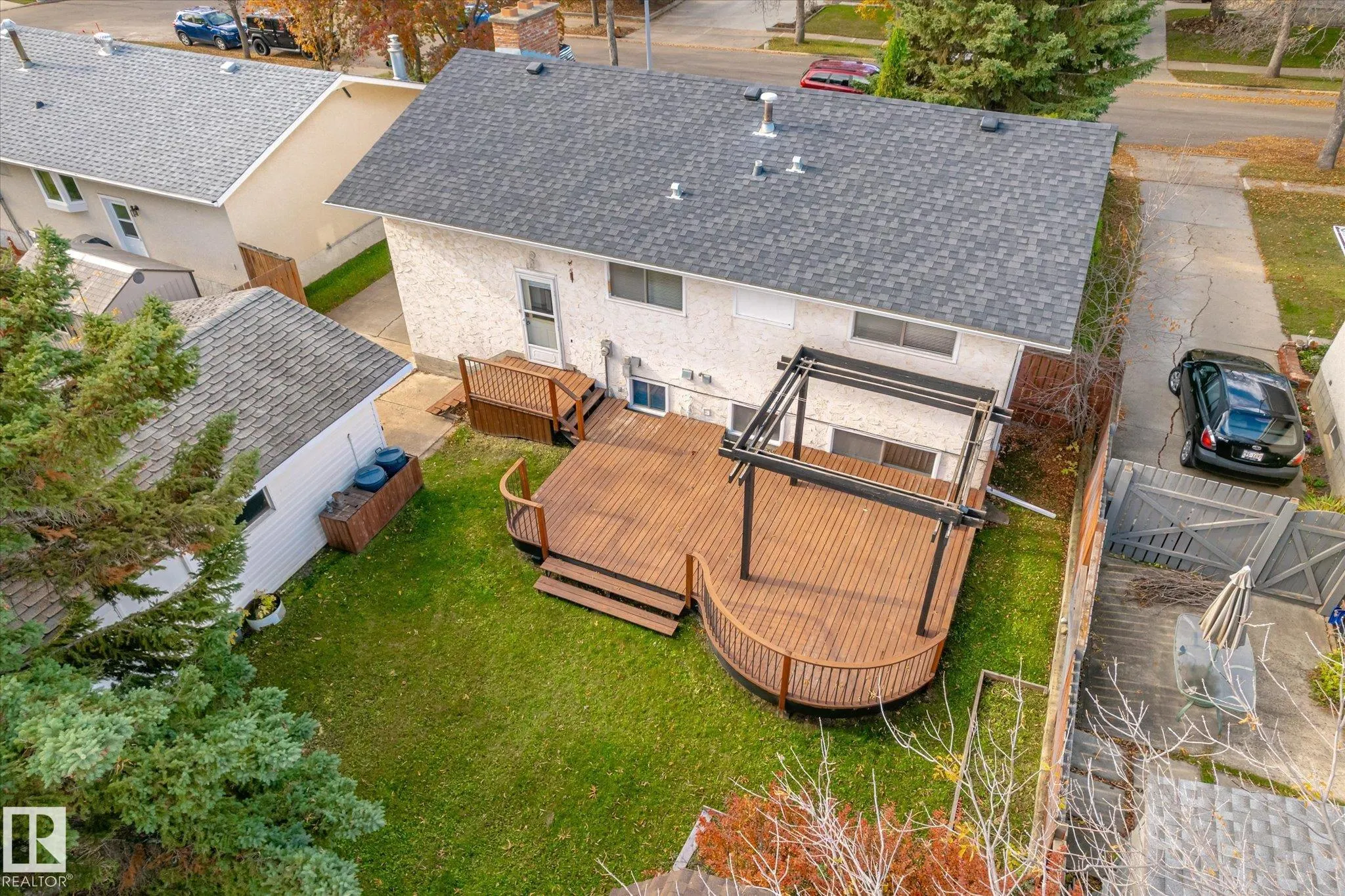 5 MARCHAND Place