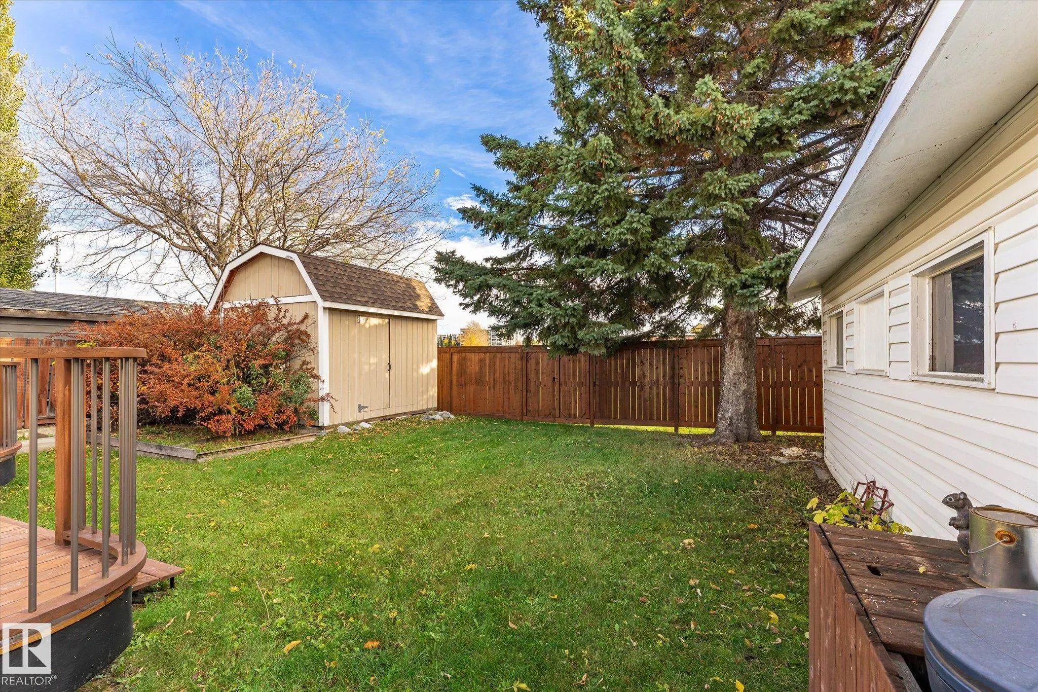 5 MARCHAND Place