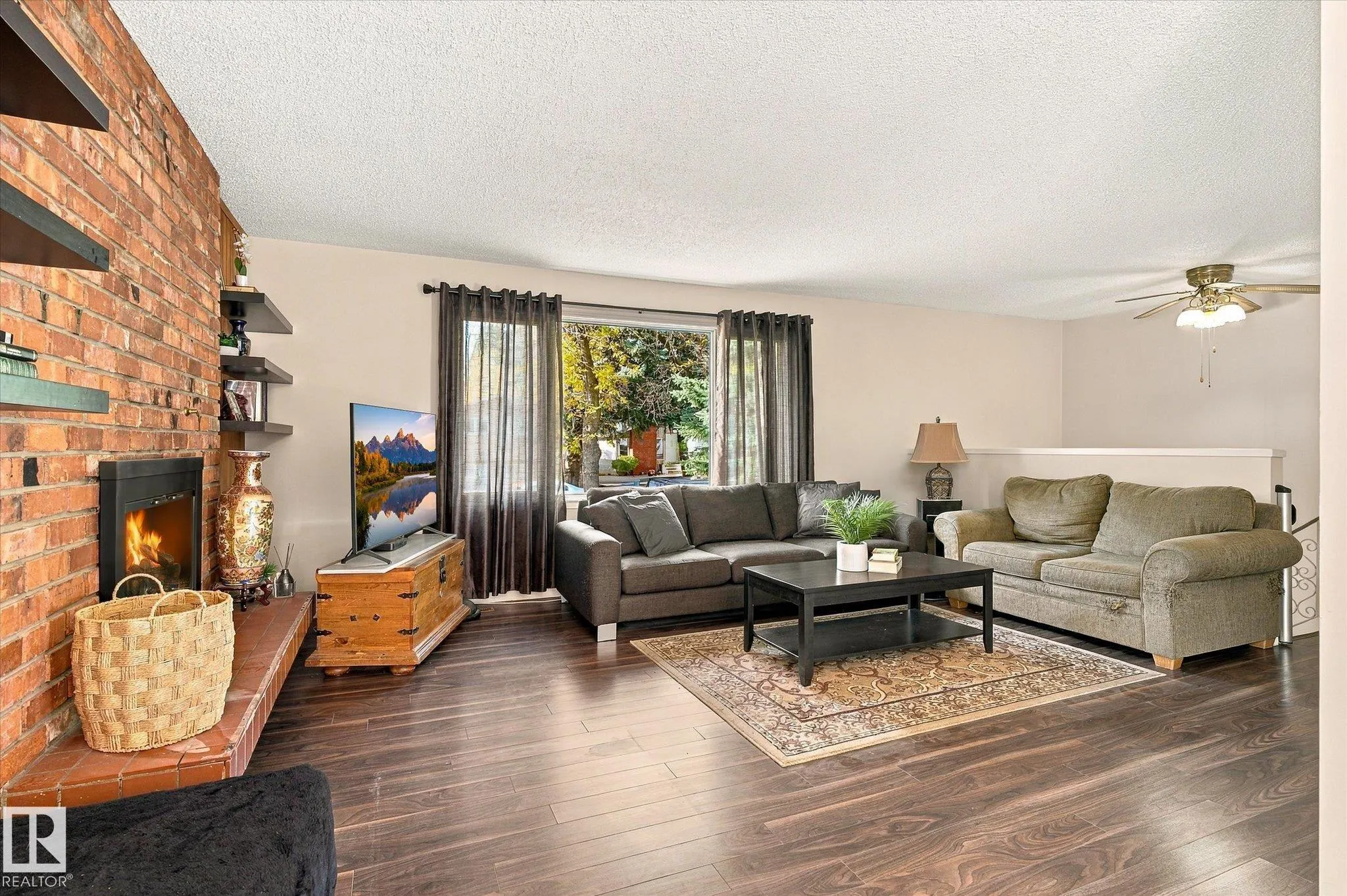 5 MARCHAND Place
