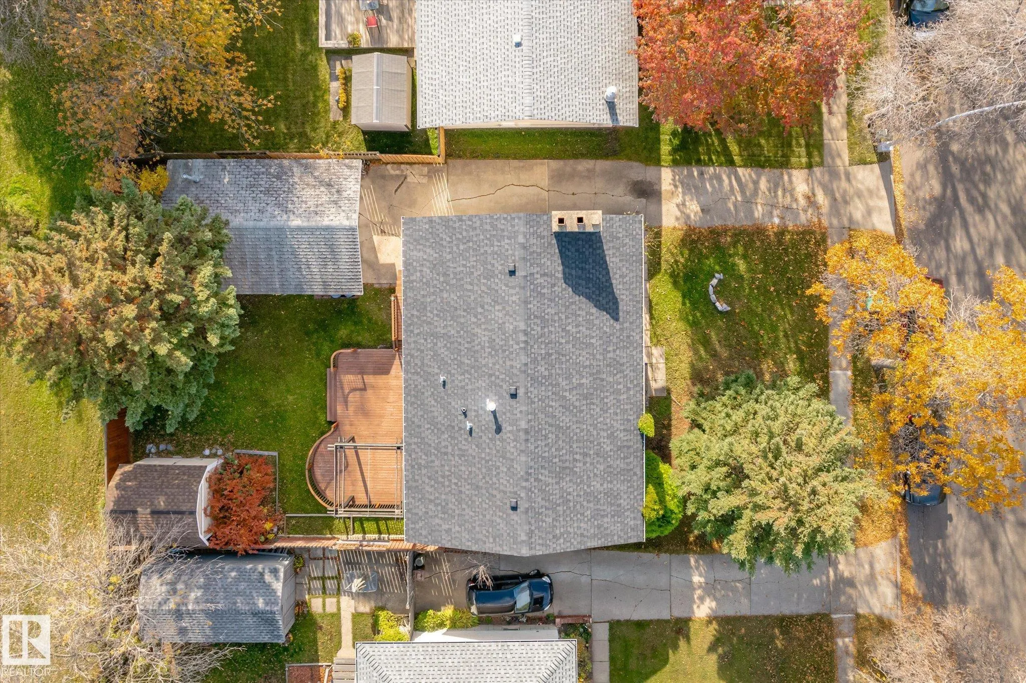 5 MARCHAND Place