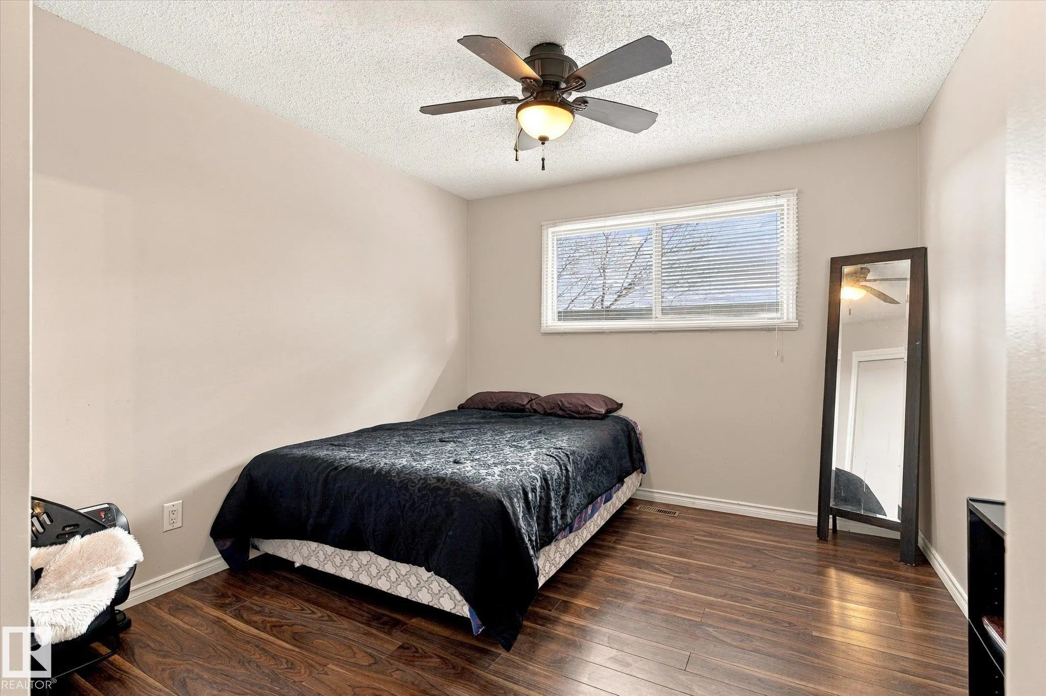 5 MARCHAND Place