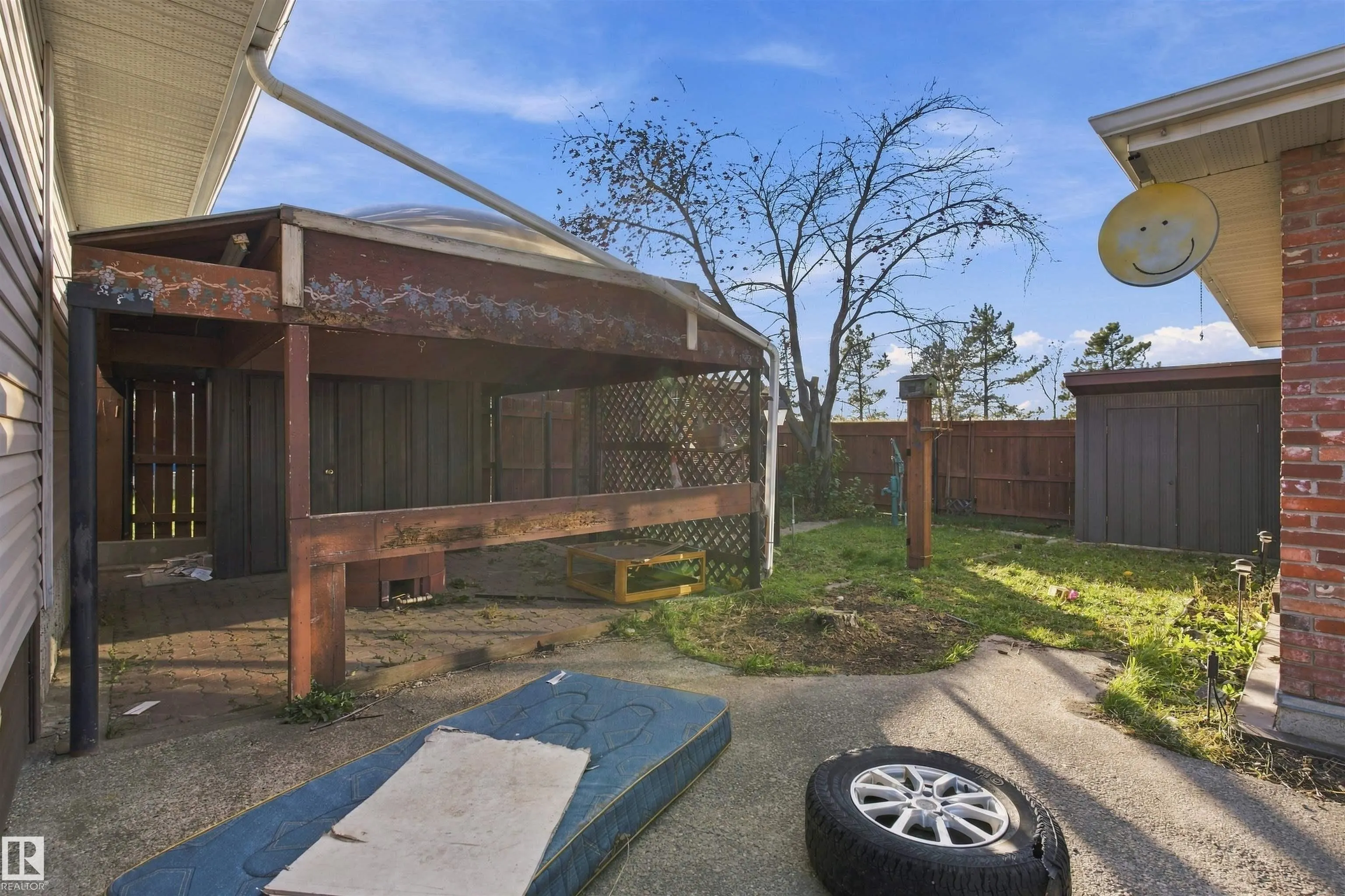 3224 89 Street