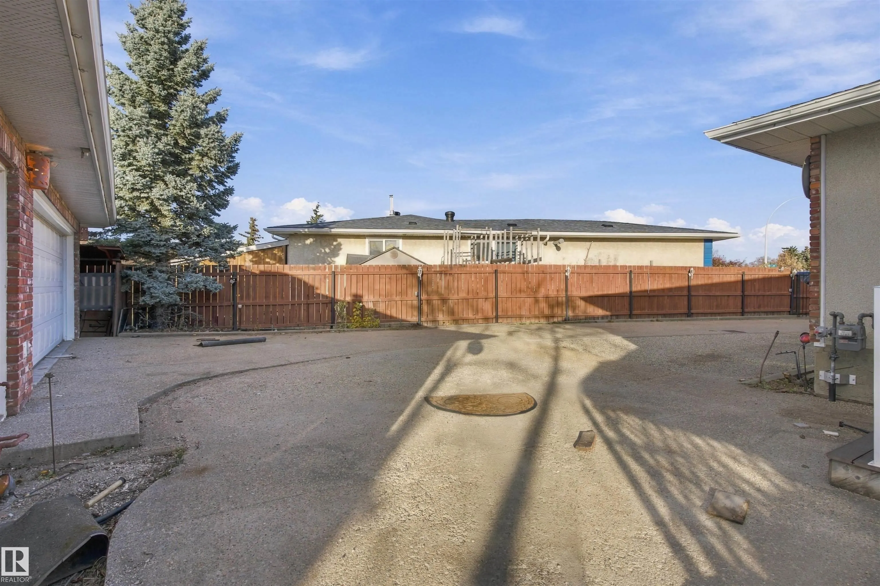 3224 89 Street
