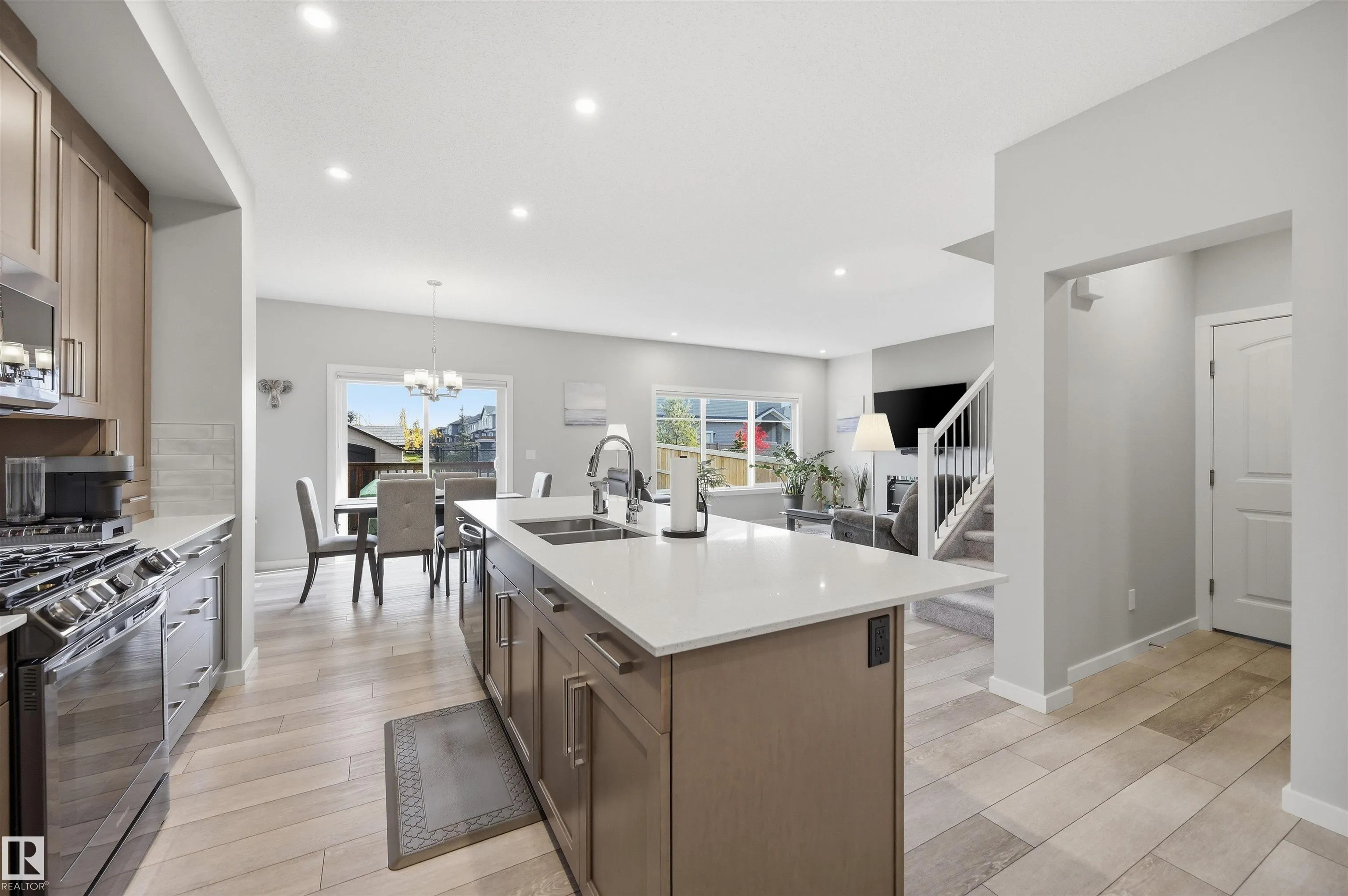 168 LARCH Crescent