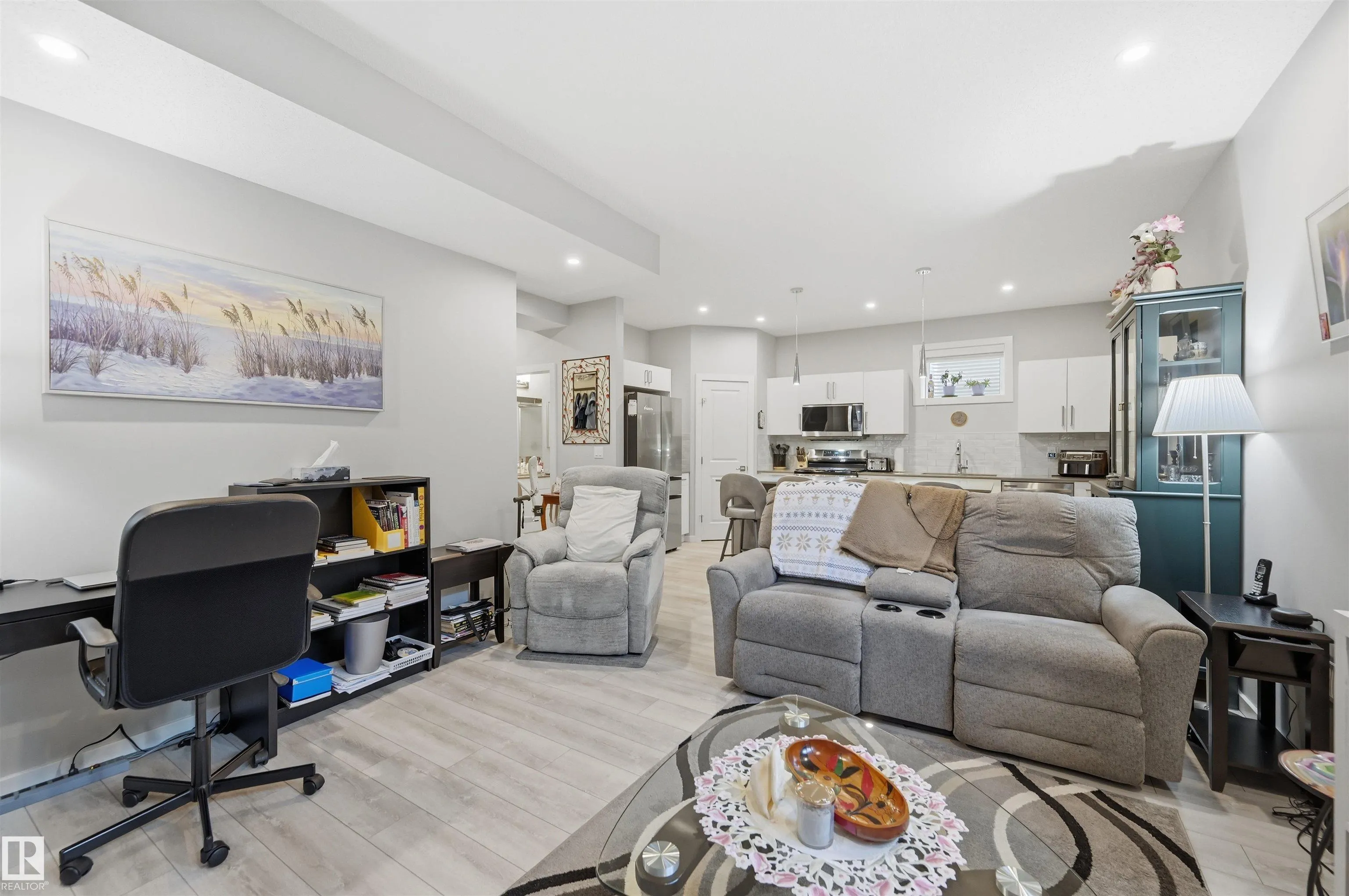 168 LARCH Crescent