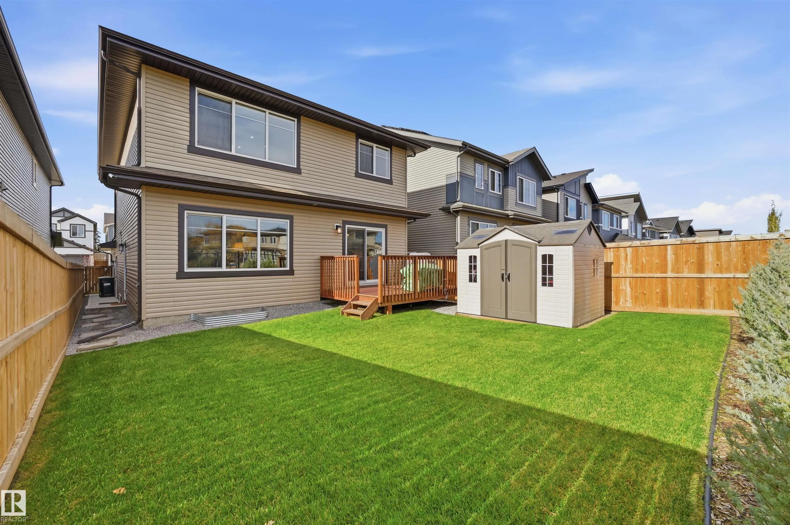 168 LARCH Crescent