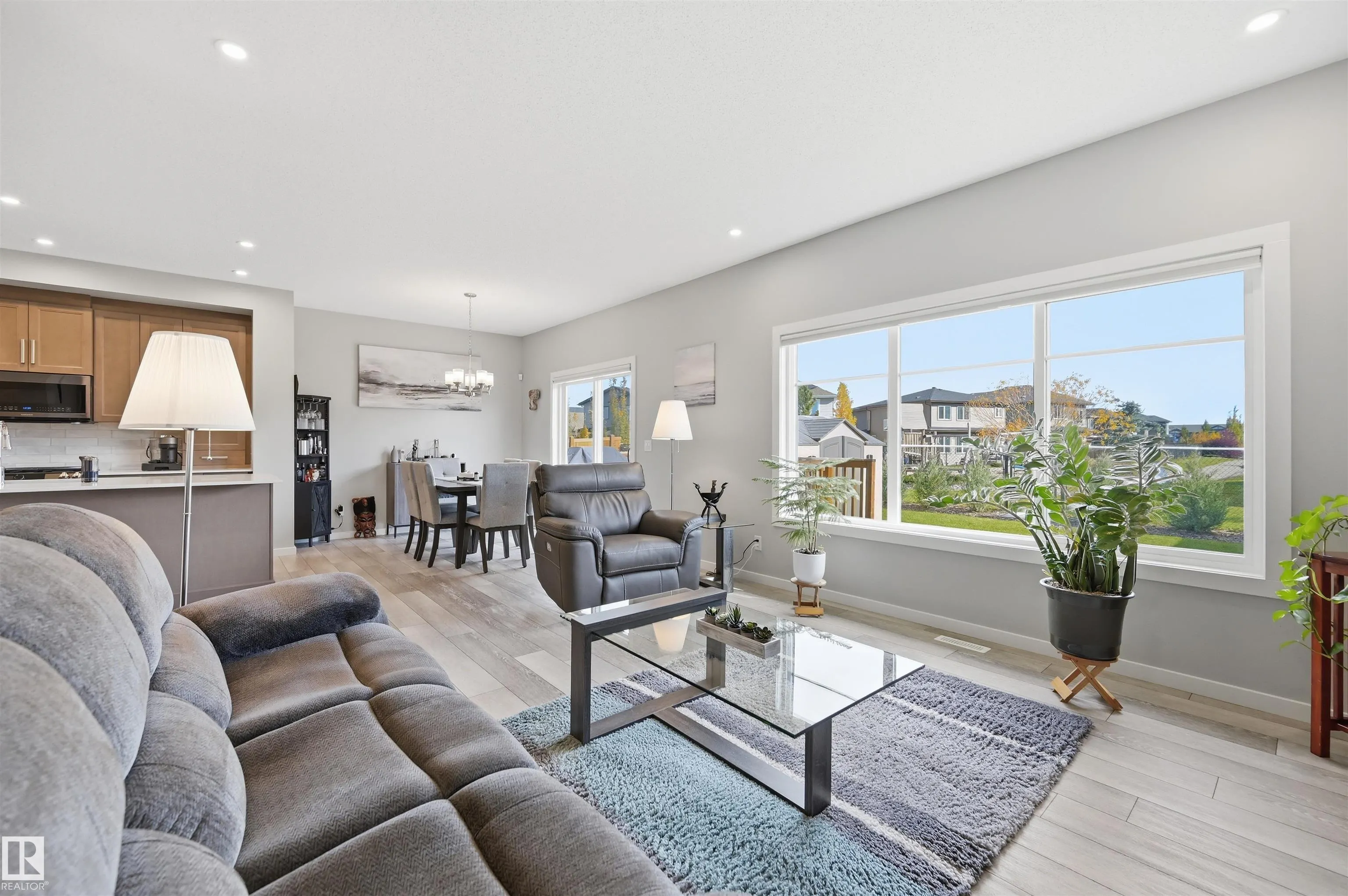 168 LARCH Crescent