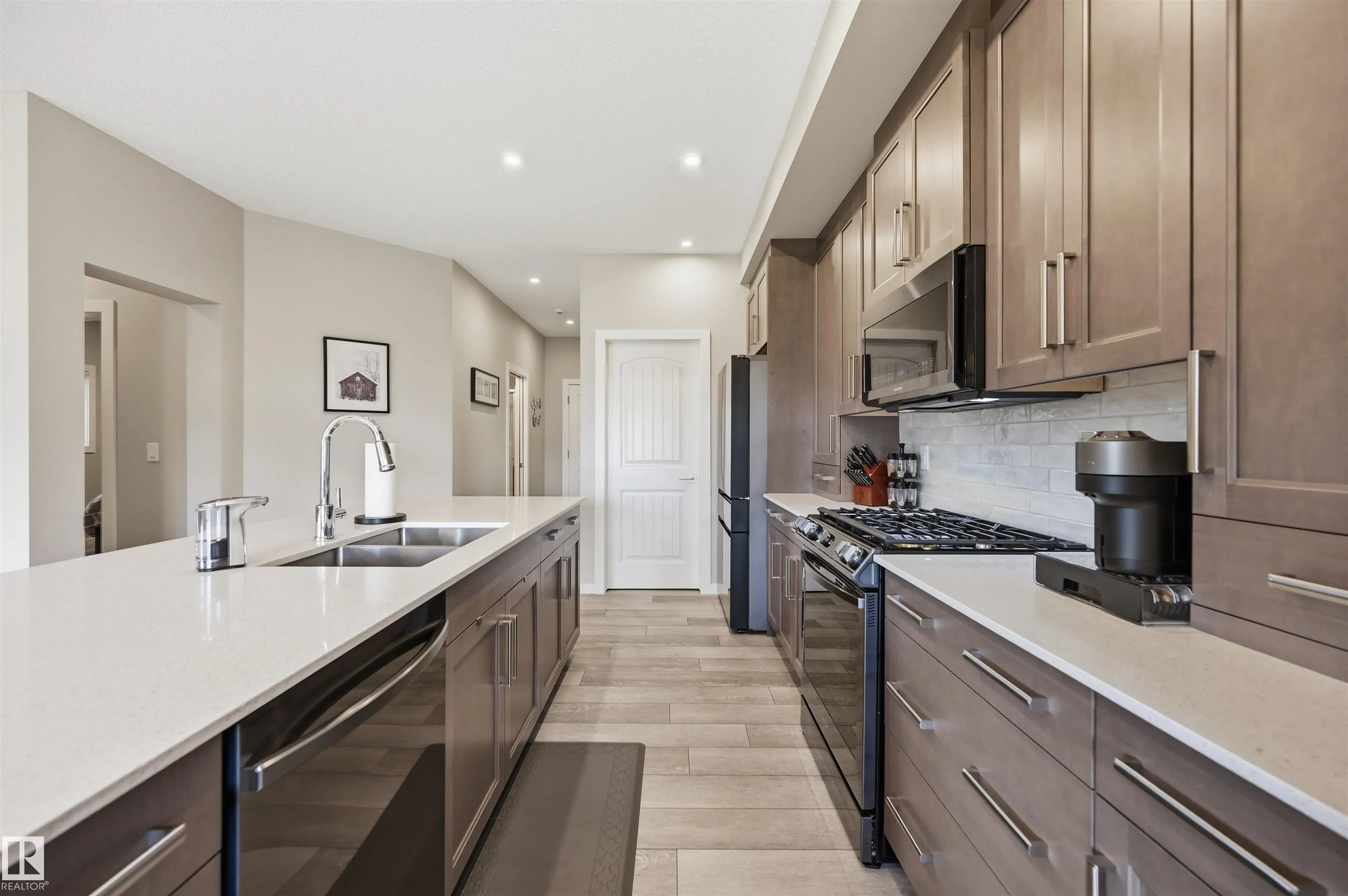 168 LARCH Crescent