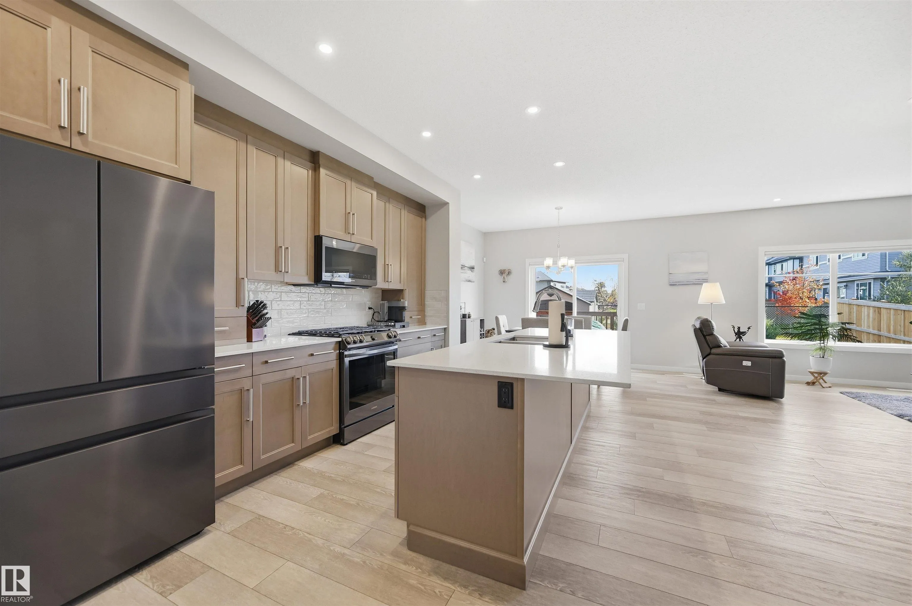168 LARCH Crescent